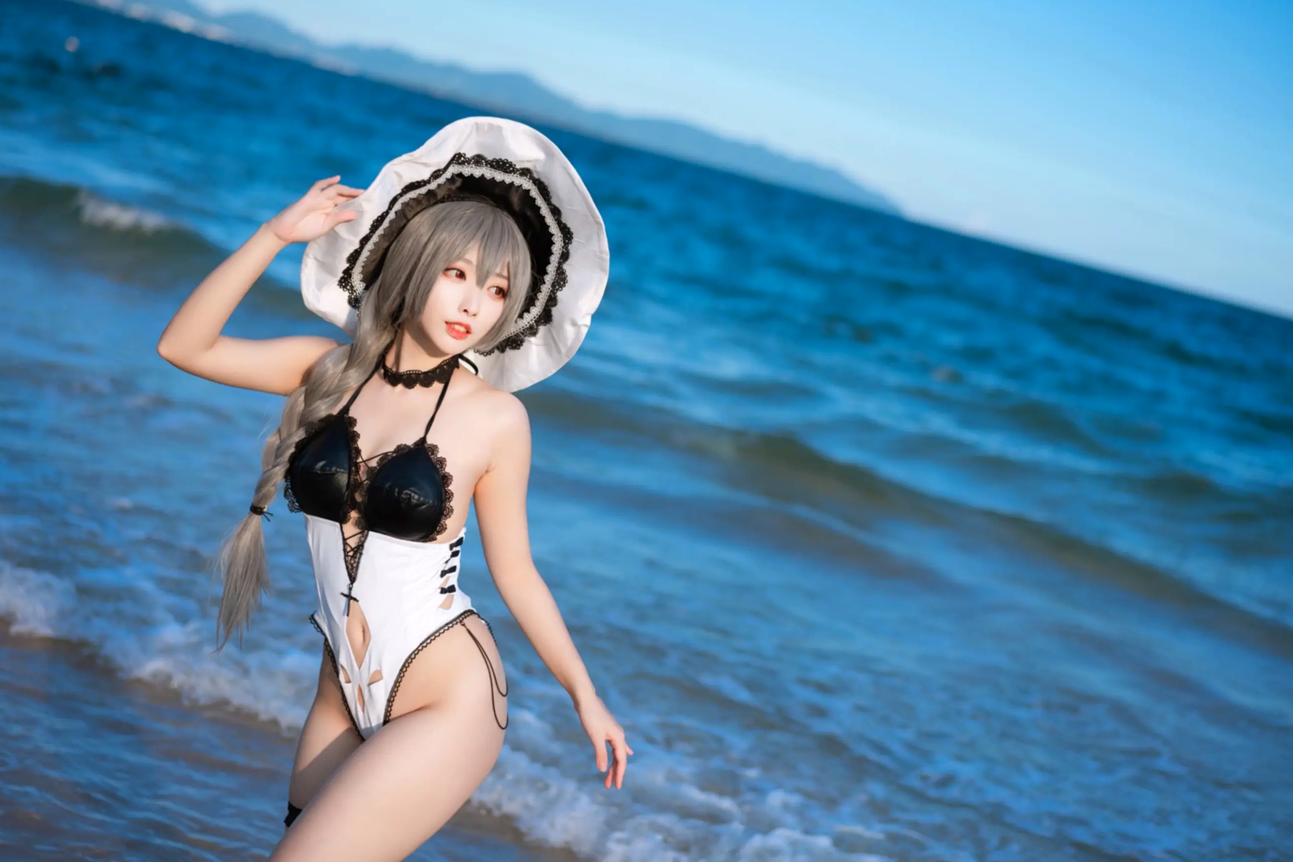 宫本桜 - 路易九世泳装比基尼海边沙滩湿身角色扮演写真 [47P]