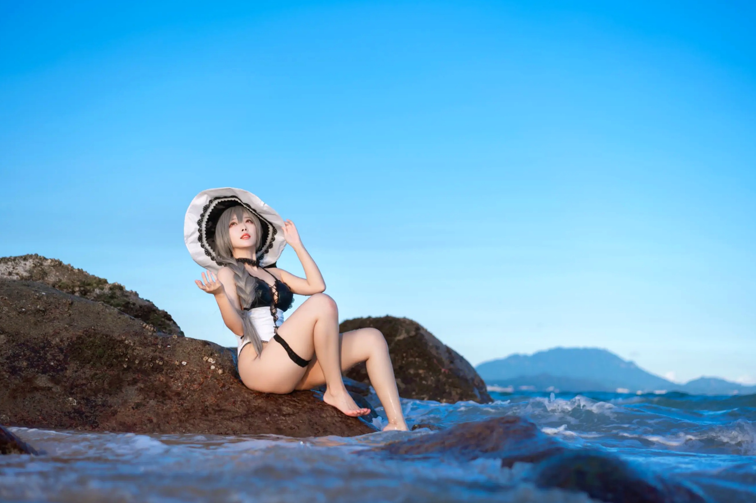 宫本桜 - 路易九世泳装比基尼海边沙滩湿身角色扮演写真 [47P]