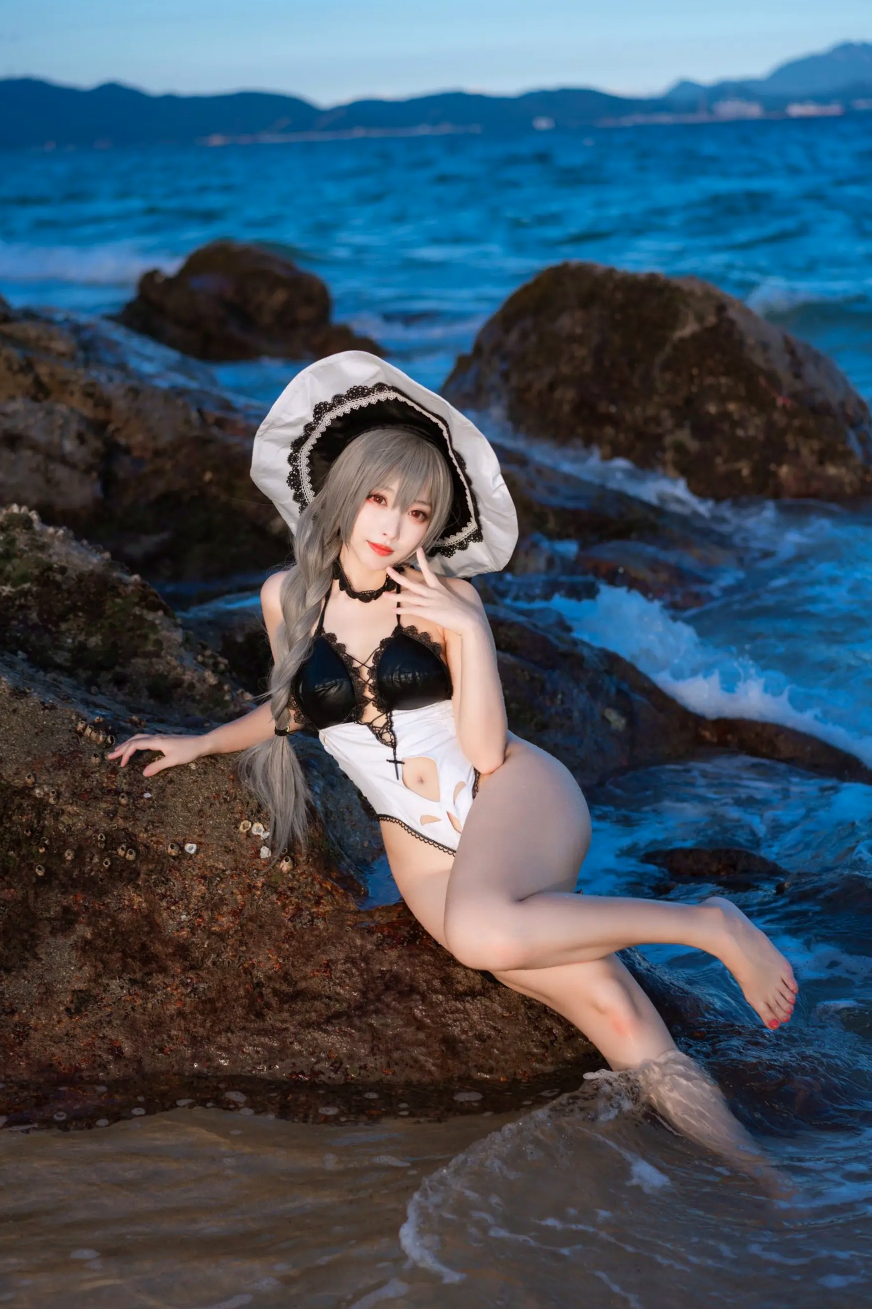 宫本桜 - 路易九世泳装比基尼海边沙滩湿身角色扮演写真 [47P]
