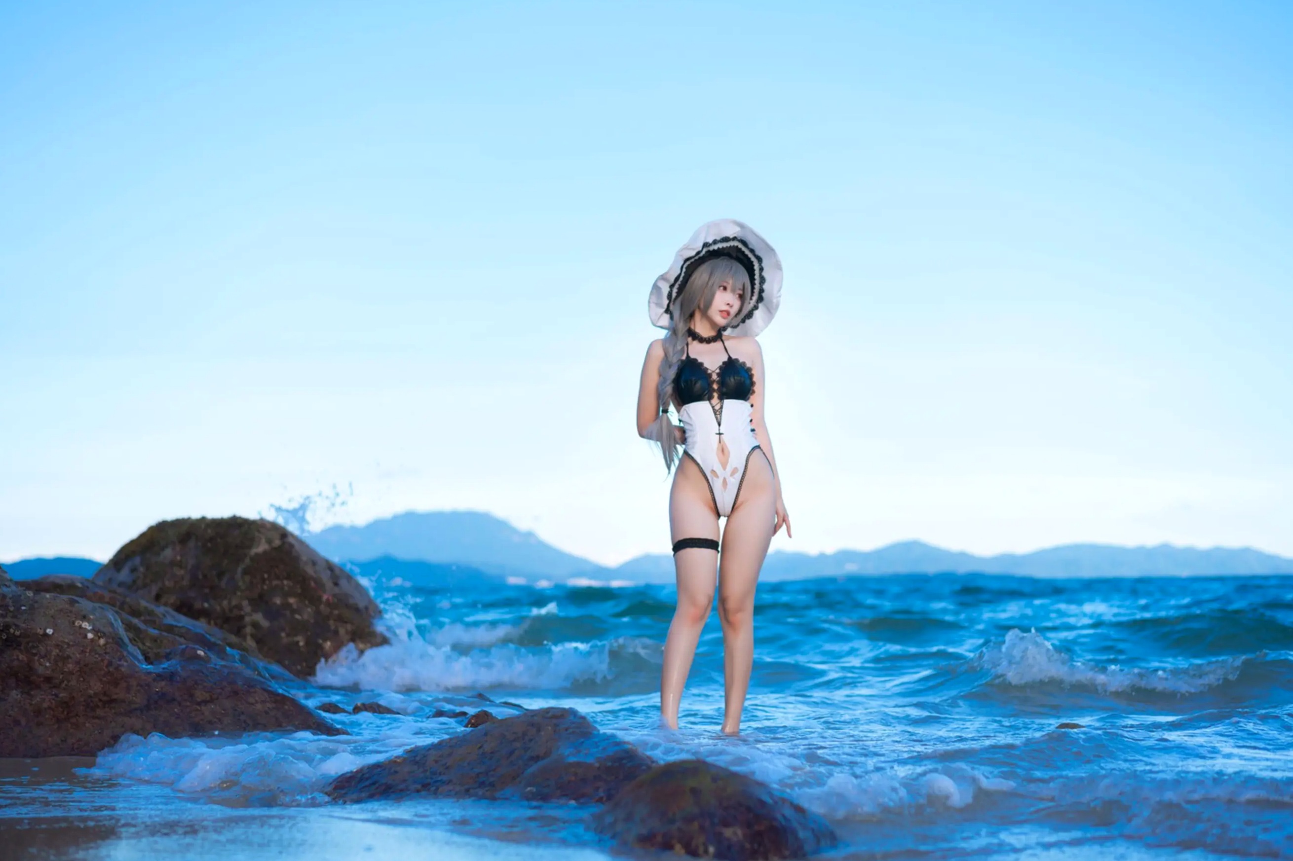 宫本桜 - 路易九世泳装比基尼海边沙滩湿身角色扮演写真 [47P]