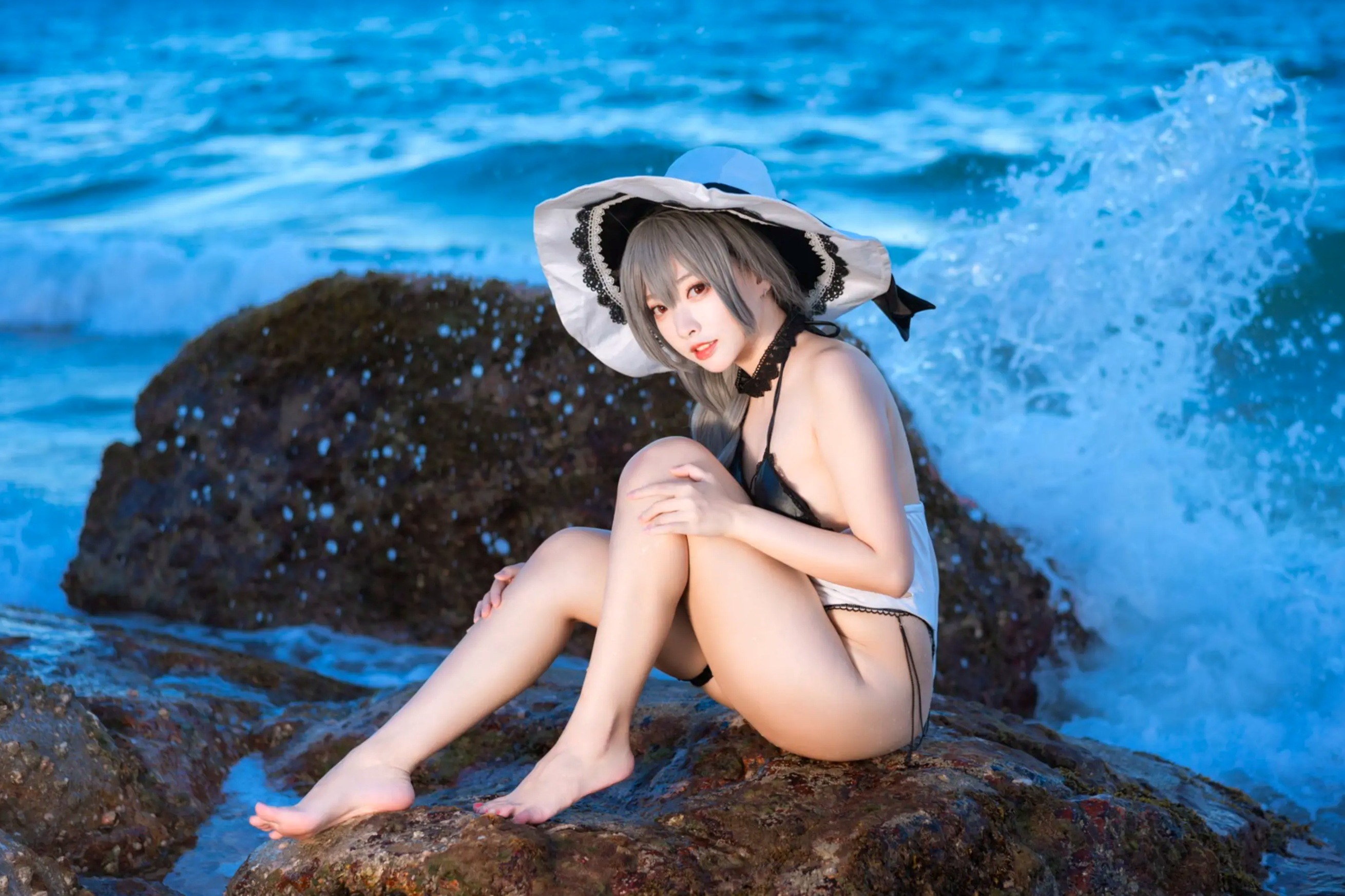 宫本桜 - 路易九世泳装比基尼海边沙滩湿身角色扮演写真 [47P]