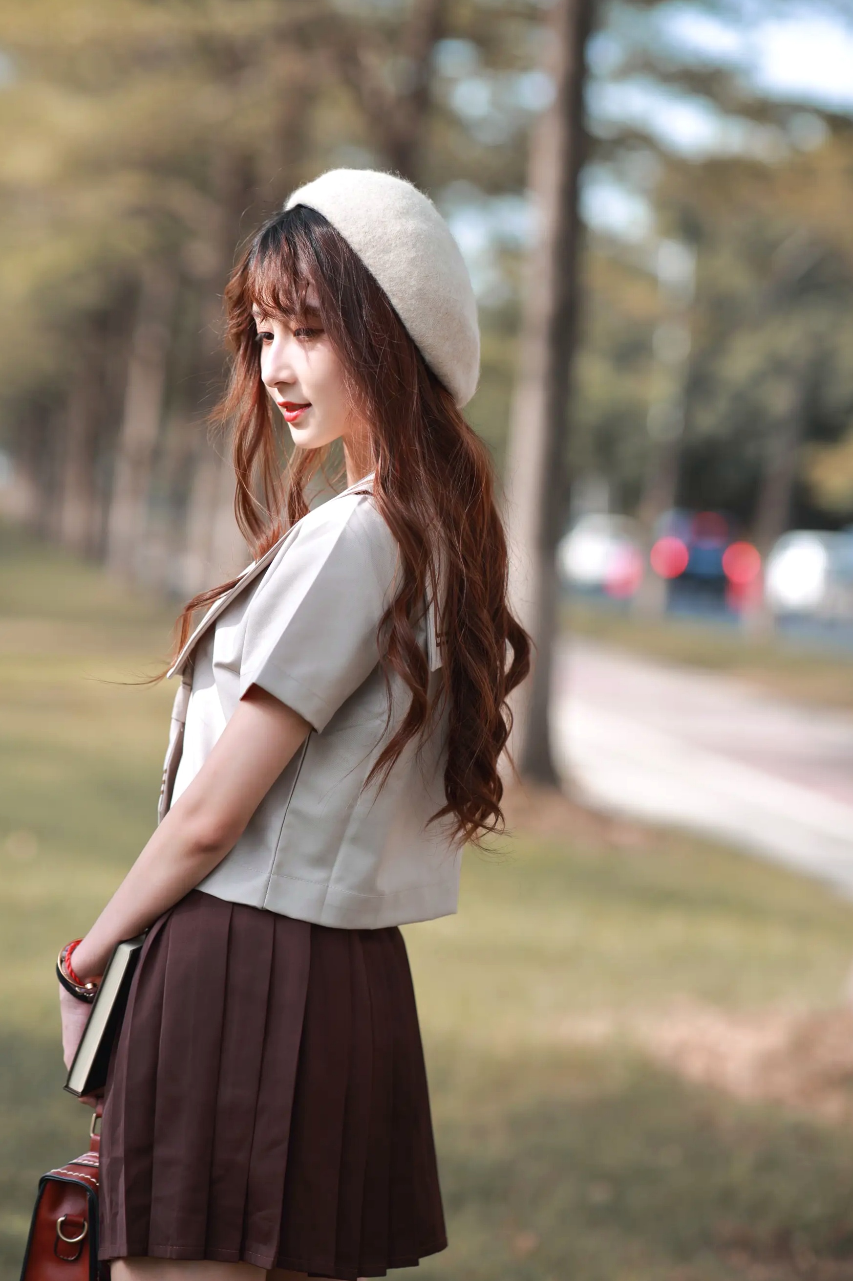 [YITUYU] 2022.04.02 时光漫步 美玲 户外文艺校服清纯治愈系写真 [42P]