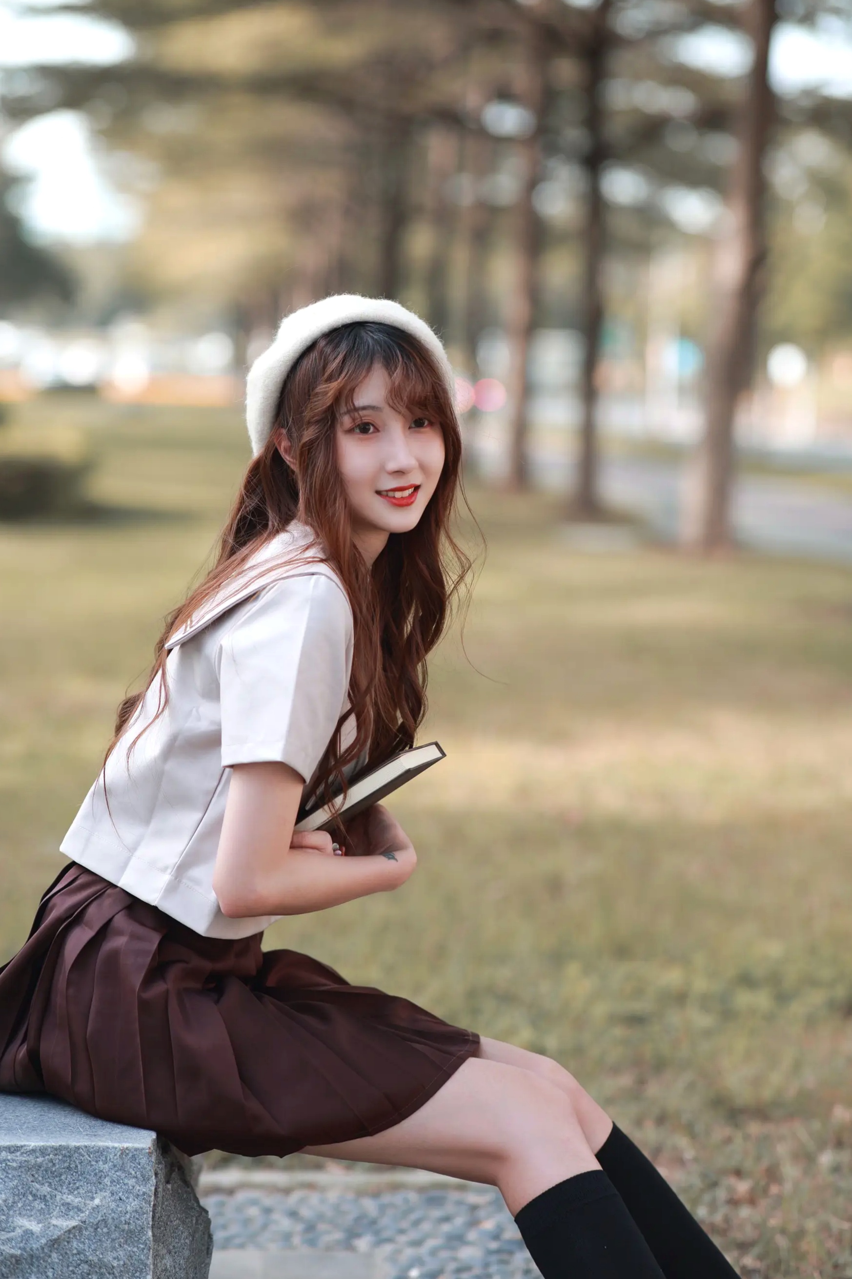 [YITUYU] 2022.04.02 时光漫步 美玲 户外文艺校服清纯治愈系写真 [42P]