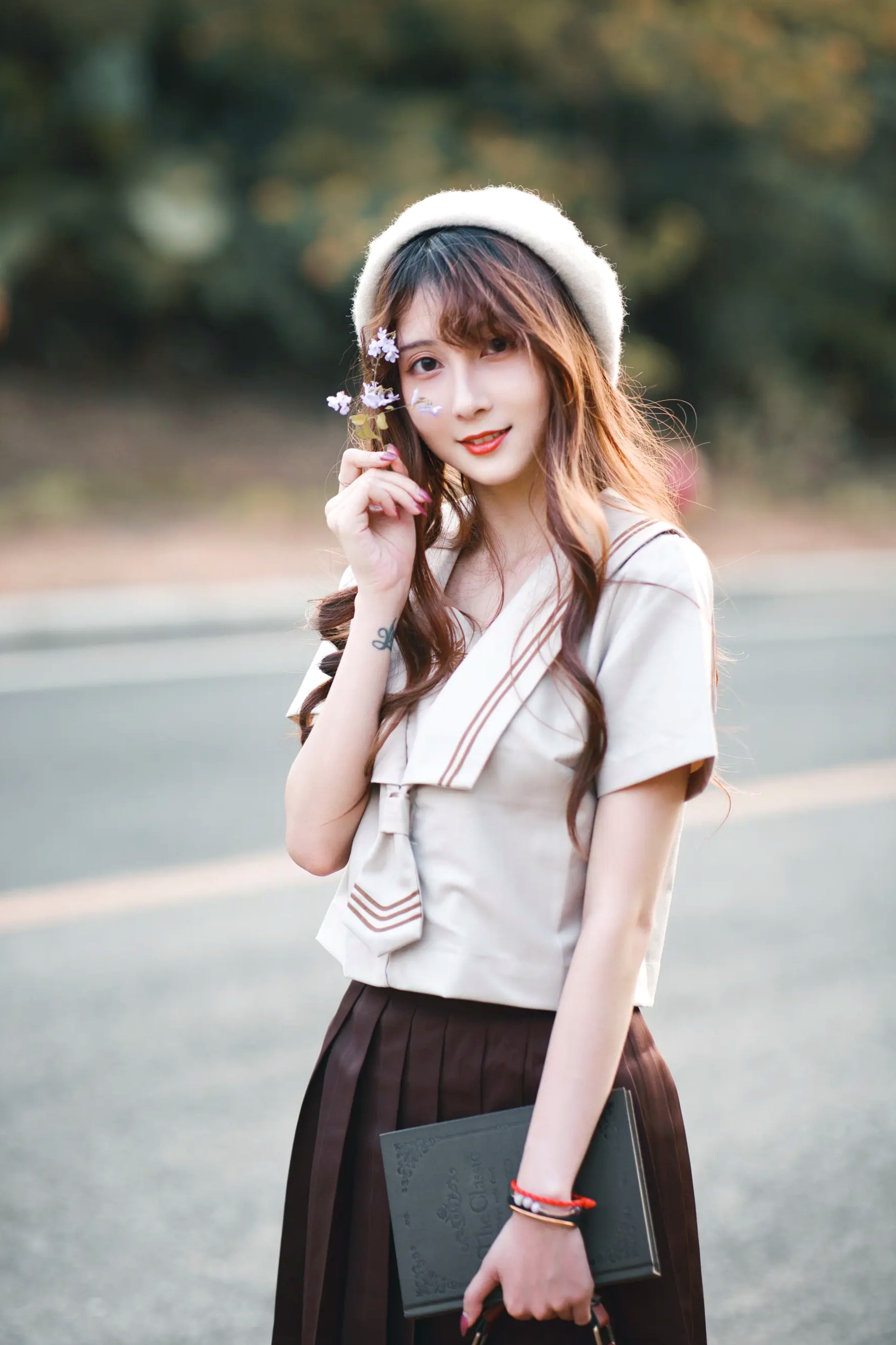 [YITUYU] 2022.04.02 时光漫步 美玲 户外文艺校服清纯治愈系写真 [42P]