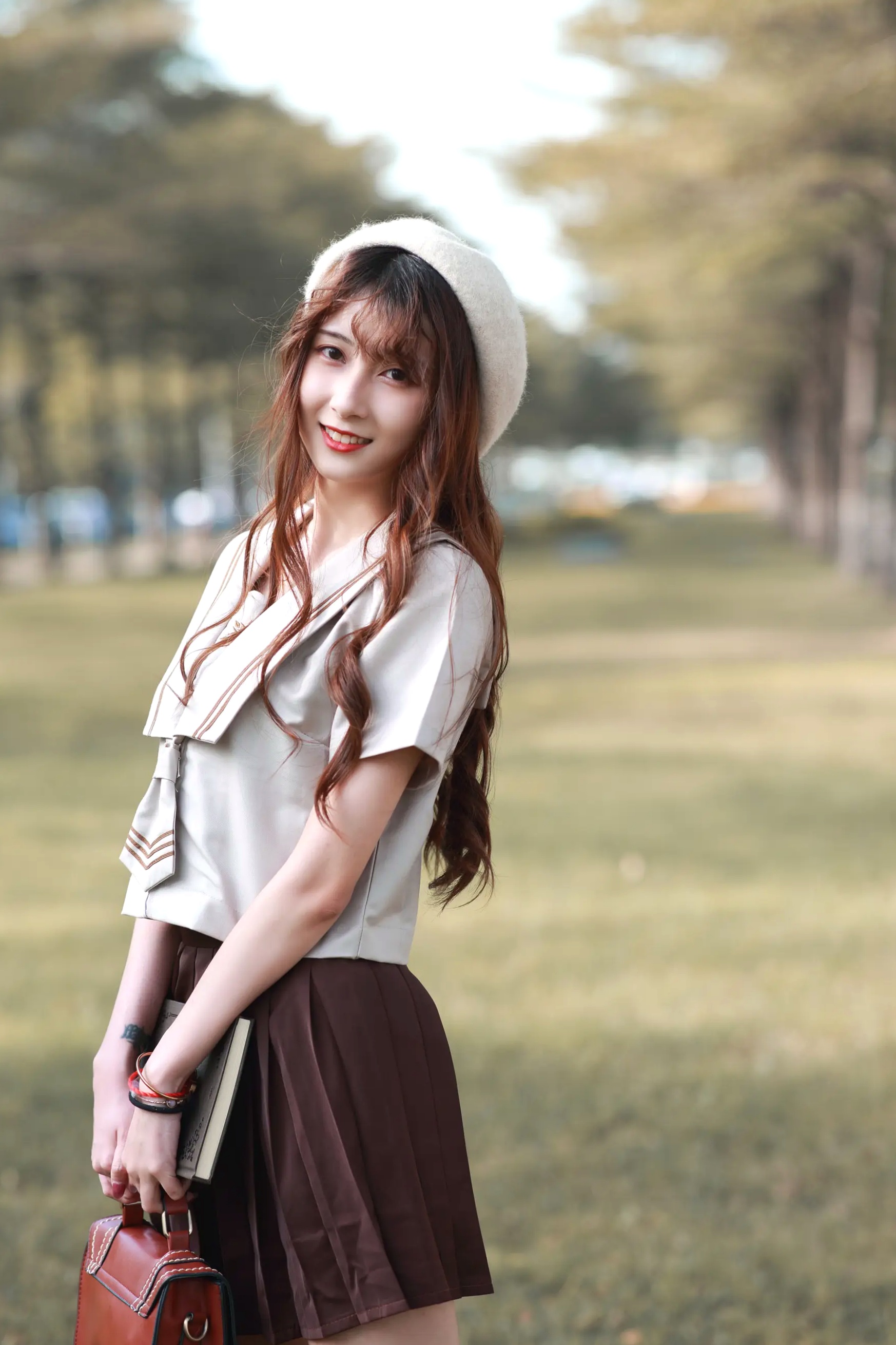 [YITUYU] 2022.04.02 时光漫步 美玲 户外文艺校服清纯治愈系写真 [42P]