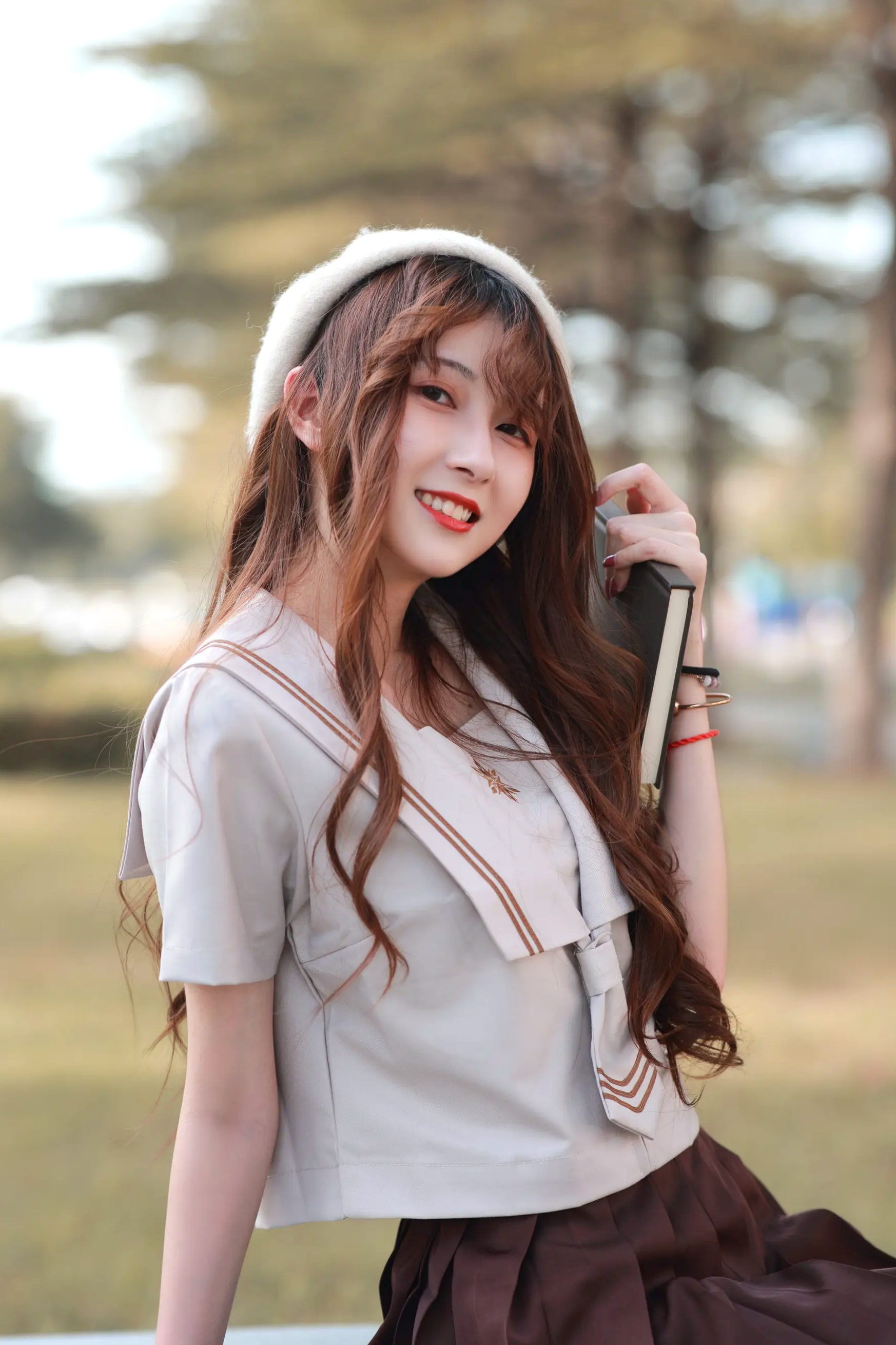 [YITUYU] 2022.04.02 时光漫步 美玲 户外文艺校服清纯治愈系写真 [42P]