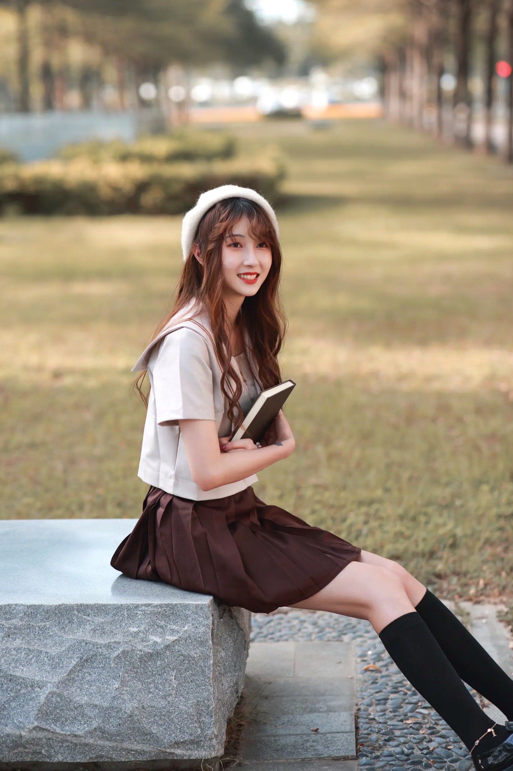 [YITUYU] 2022.04.02 时光漫步 美玲 户外文艺校服清纯治愈系写真 [42P]