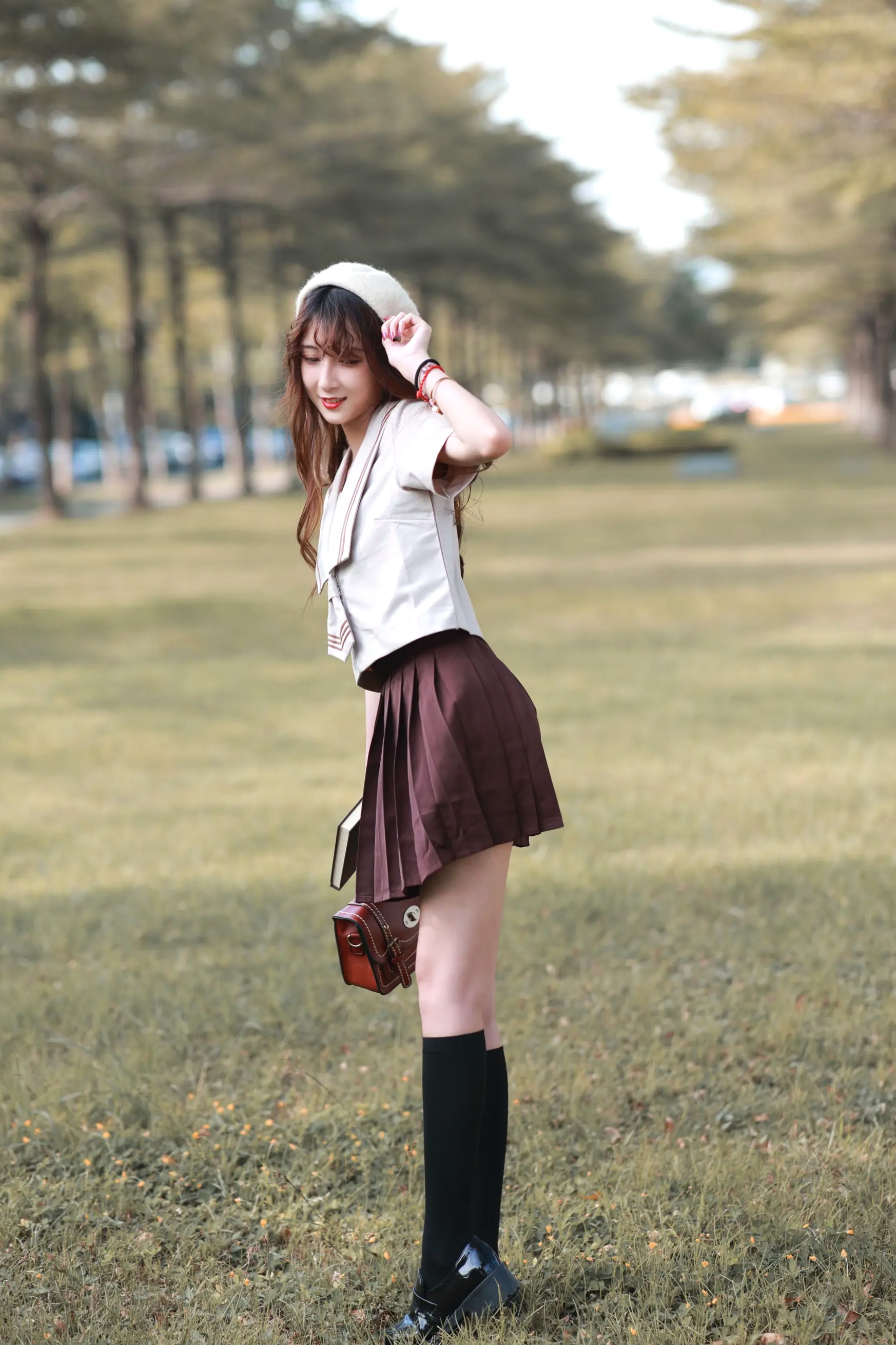 [YITUYU] 2022.04.02 时光漫步 美玲 户外文艺校服清纯治愈系写真 [42P]