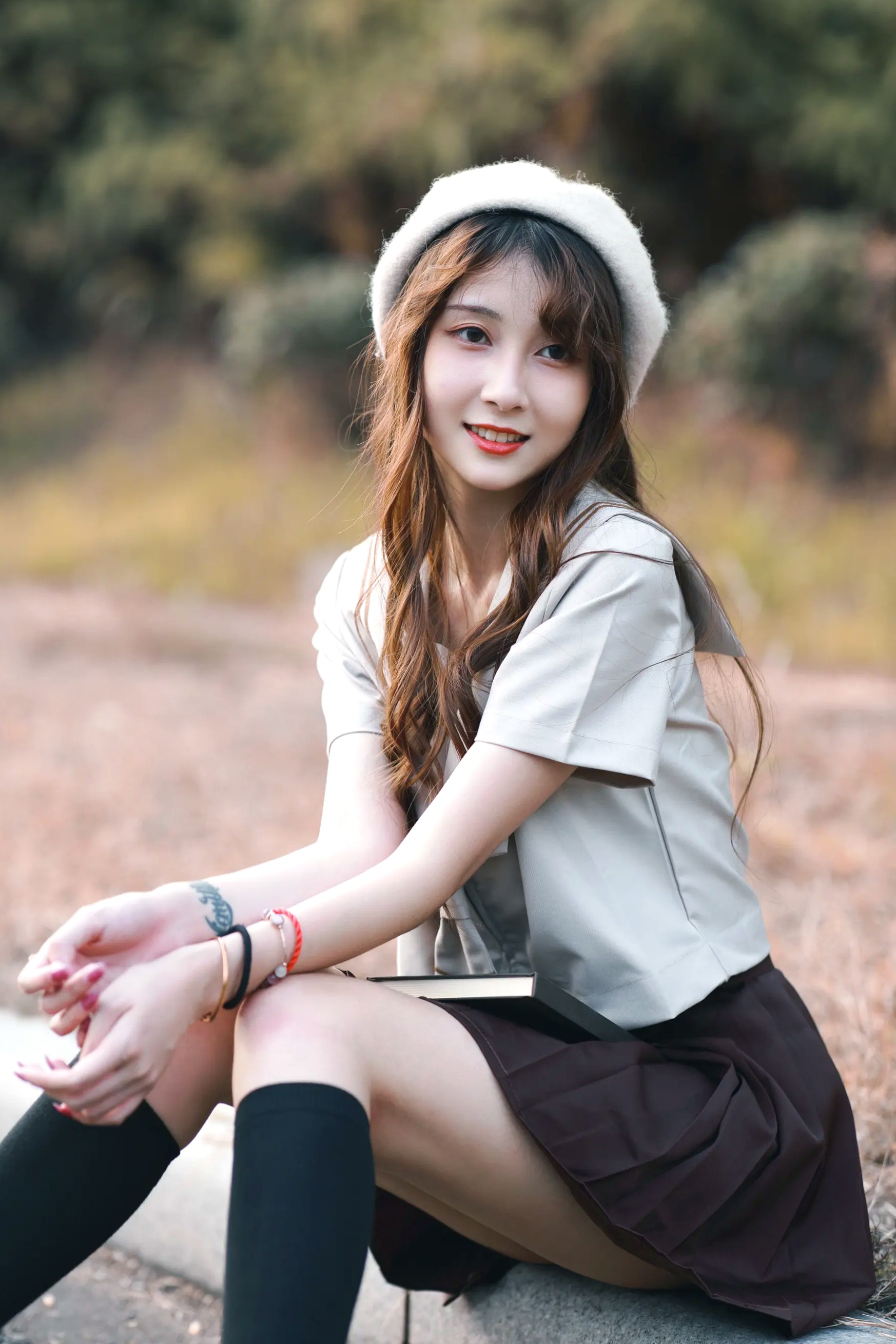 [YITUYU] 2022.04.02 时光漫步 美玲 户外文艺校服清纯治愈系写真 [42P]