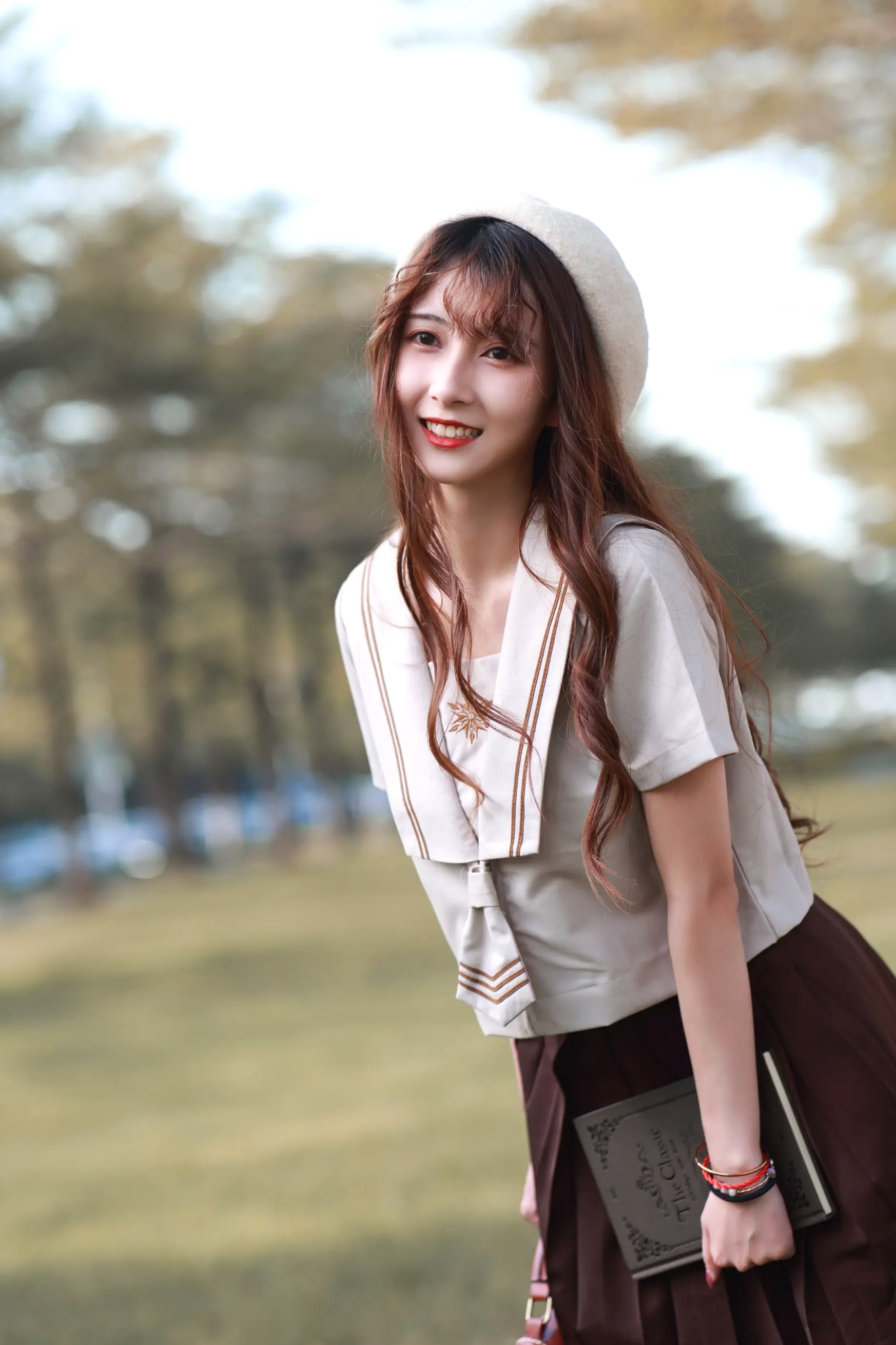 [YITUYU] 2022.04.02 时光漫步 美玲 户外文艺校服清纯治愈系写真 [42P]