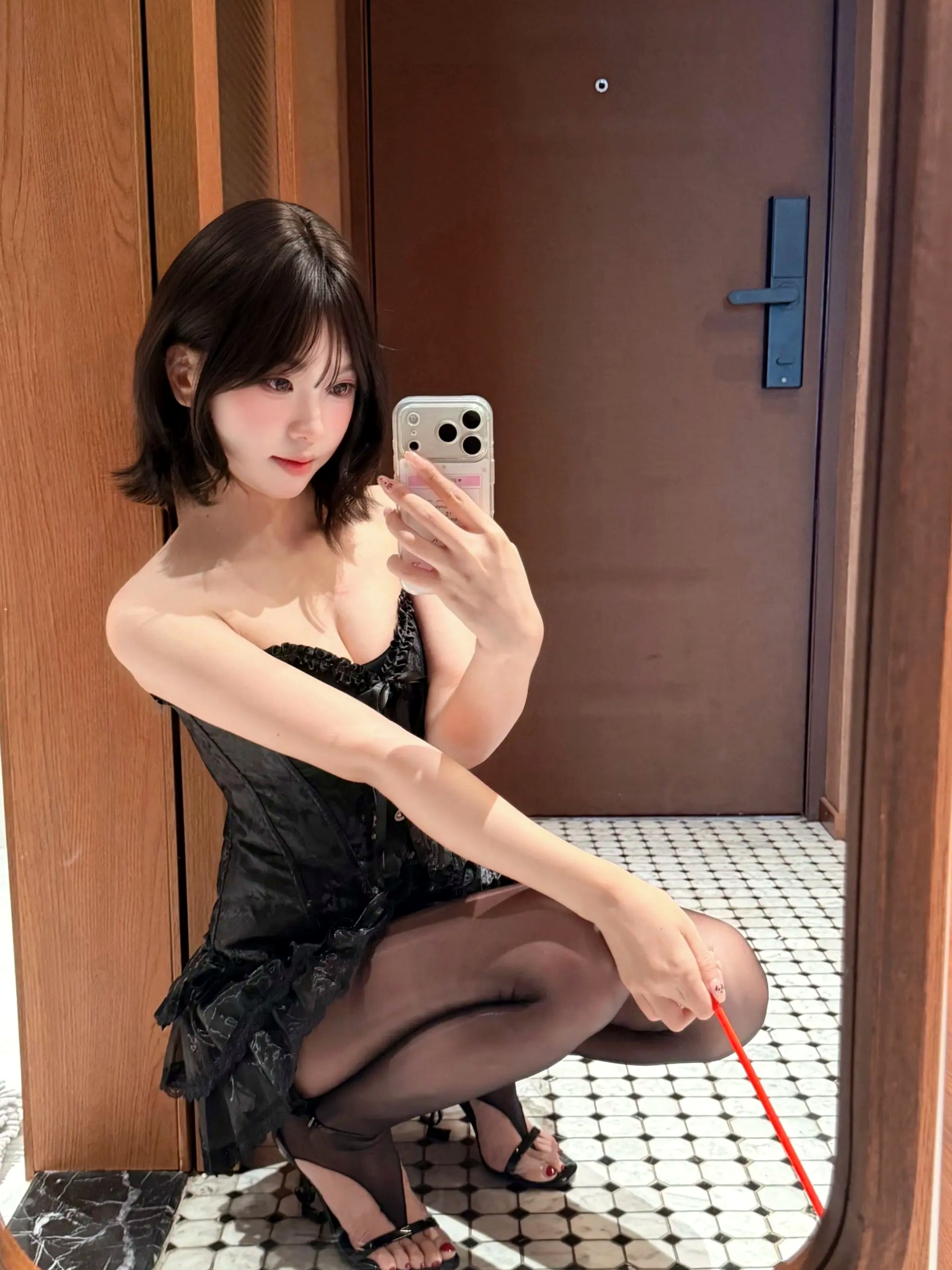 真宝 - 万圣夜小恶魔角色扮演性感黑丝诱惑私房写真 [100P]