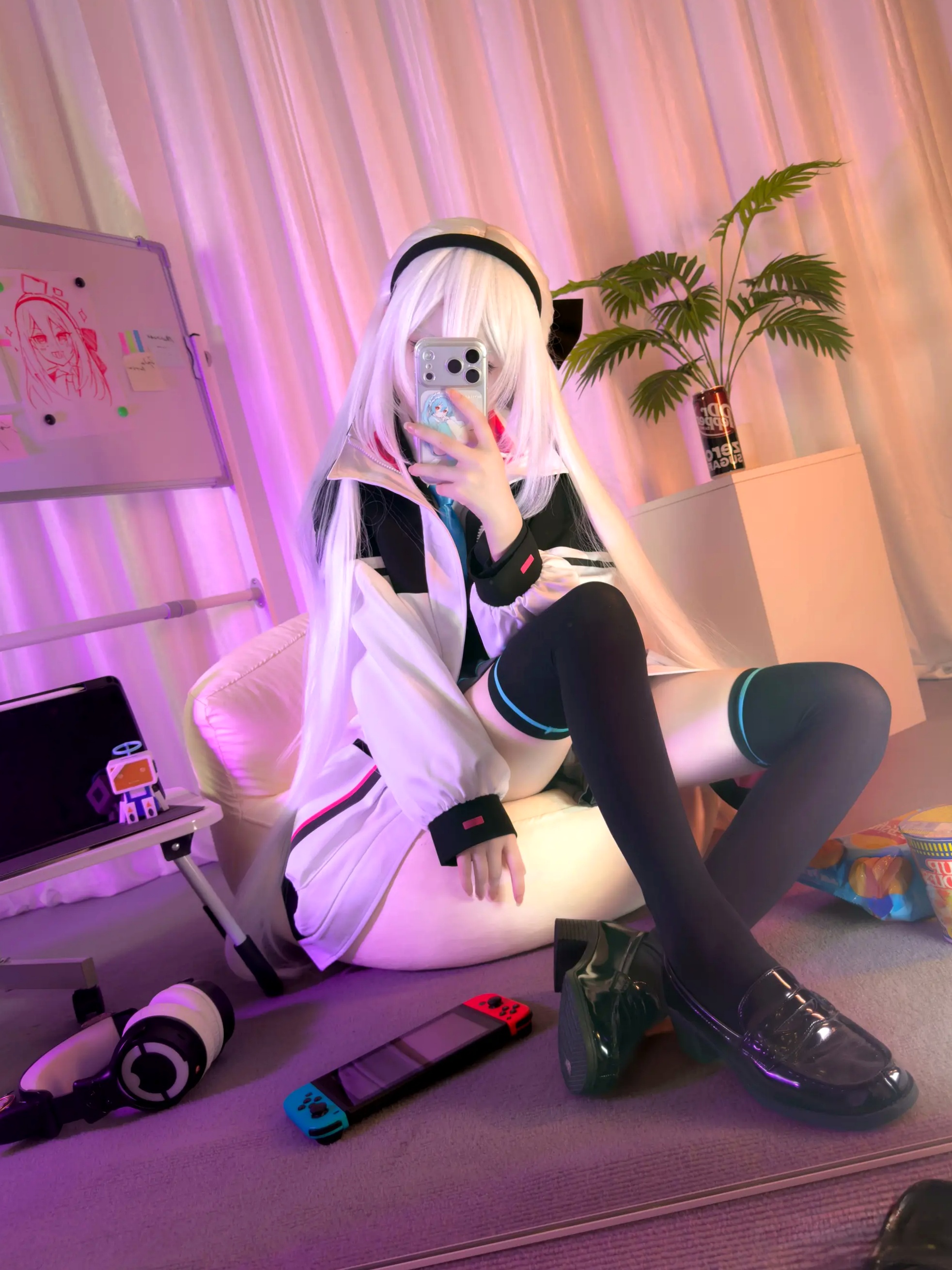染三ran3(Reng) - 蔚蓝档案 天童凯伊 室内私房角色扮演黑丝美腿制服写真 [85P]