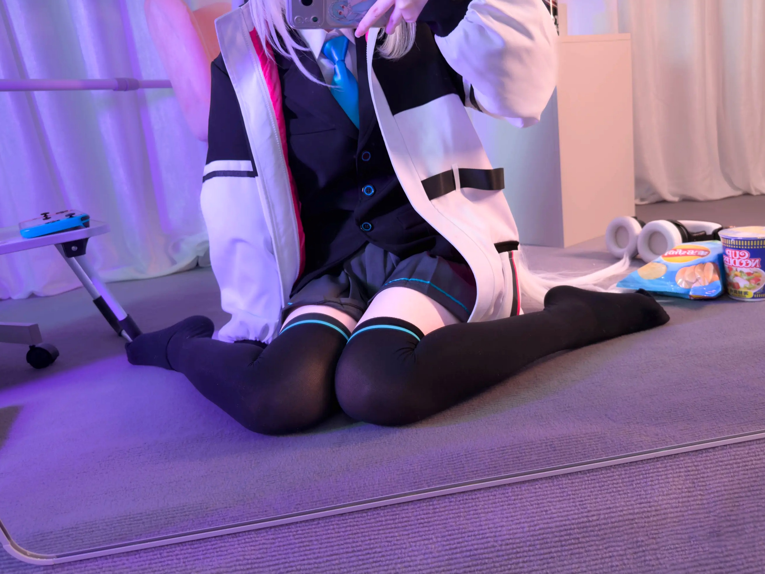 染三ran3(Reng) - 蔚蓝档案 天童凯伊 室内私房角色扮演黑丝美腿制服写真 [85P]