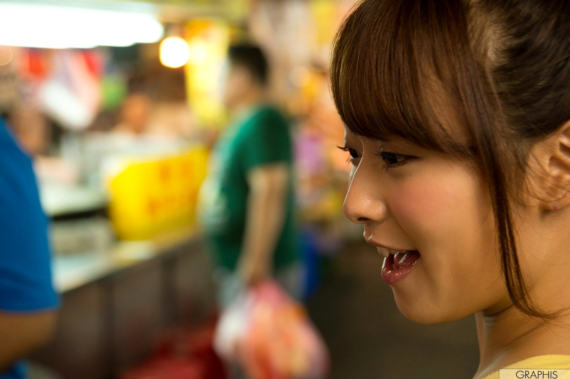 Gallery - Graphis系列：白石茉莉奈《Primary Colors》旗袍写真，户外巷弄与居家私房双重风情，性感女神完美演绎！性感旗袍日本私房照诱惑 白石茉莉奈女神私房照_秀色女神 - image 53