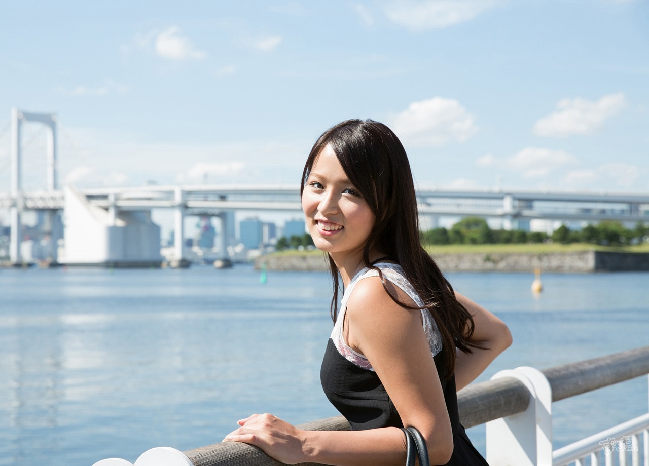 通野未帆 少妇街拍写真图