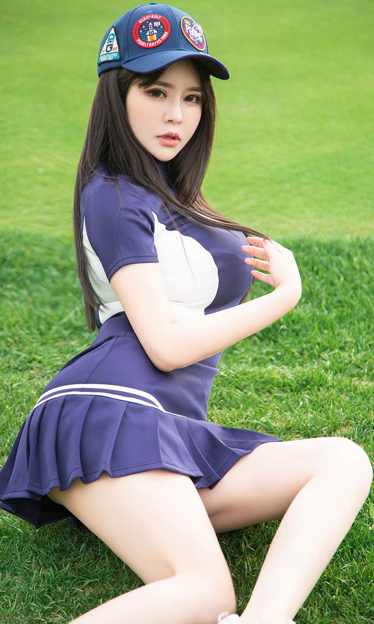金baby挥动球杆 性感不失水准