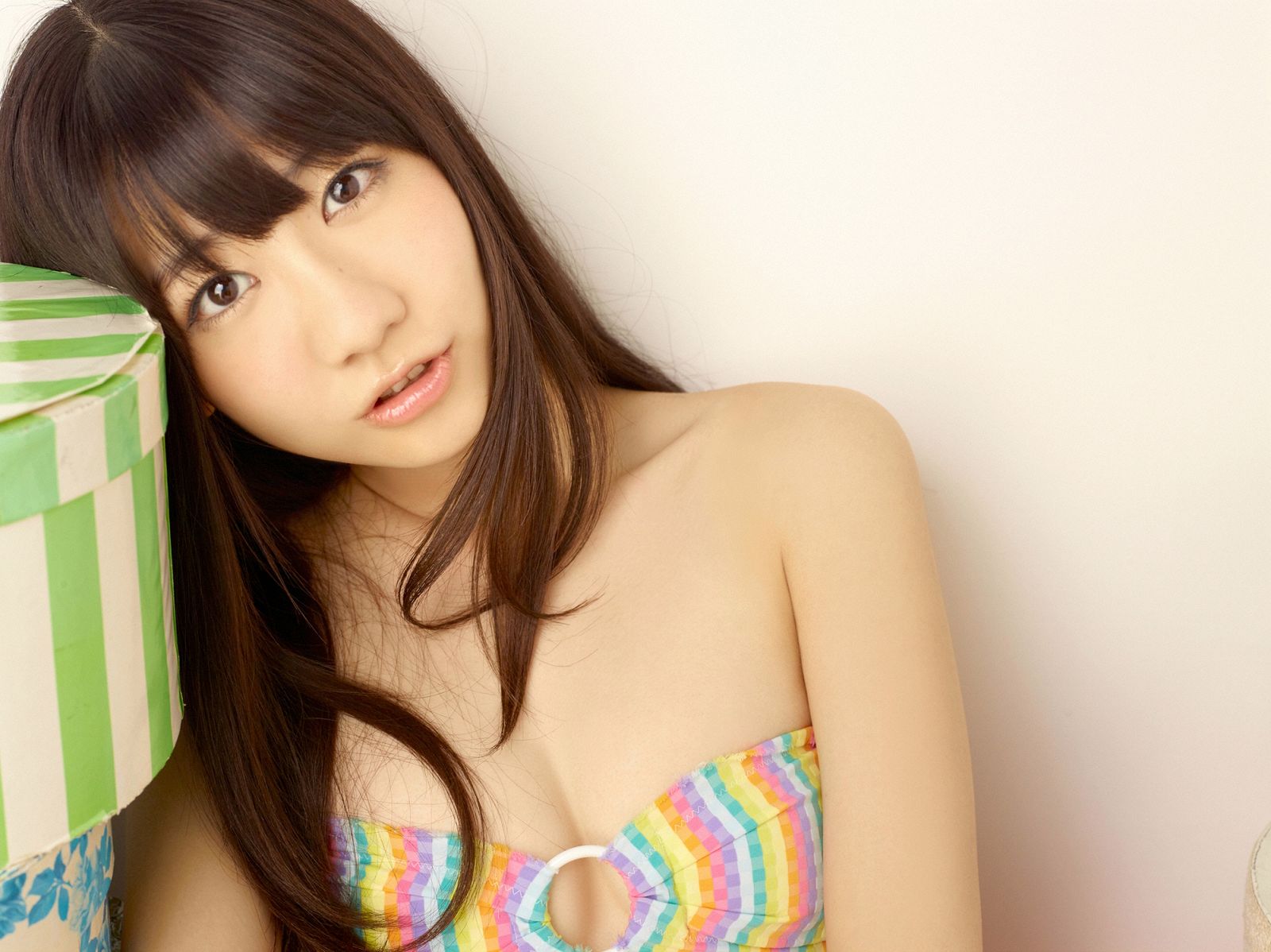 柏木由纪(Kashiwagi Yuki)《プレゼント》[YS Web]高清写真图Vol.508