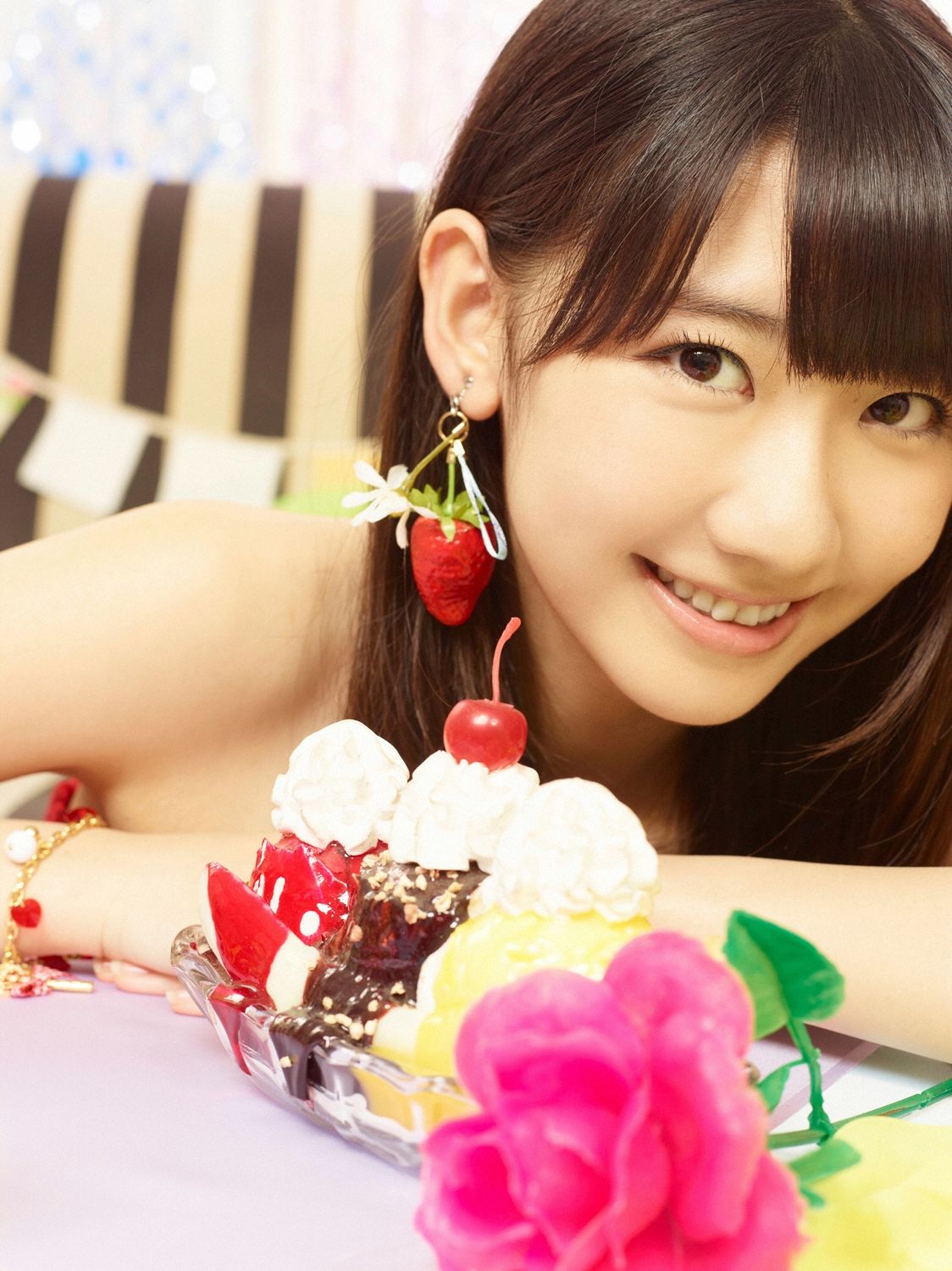 柏木由纪(Kashiwagi Yuki)《プレゼント》[YS Web]高清写真图Vol.508