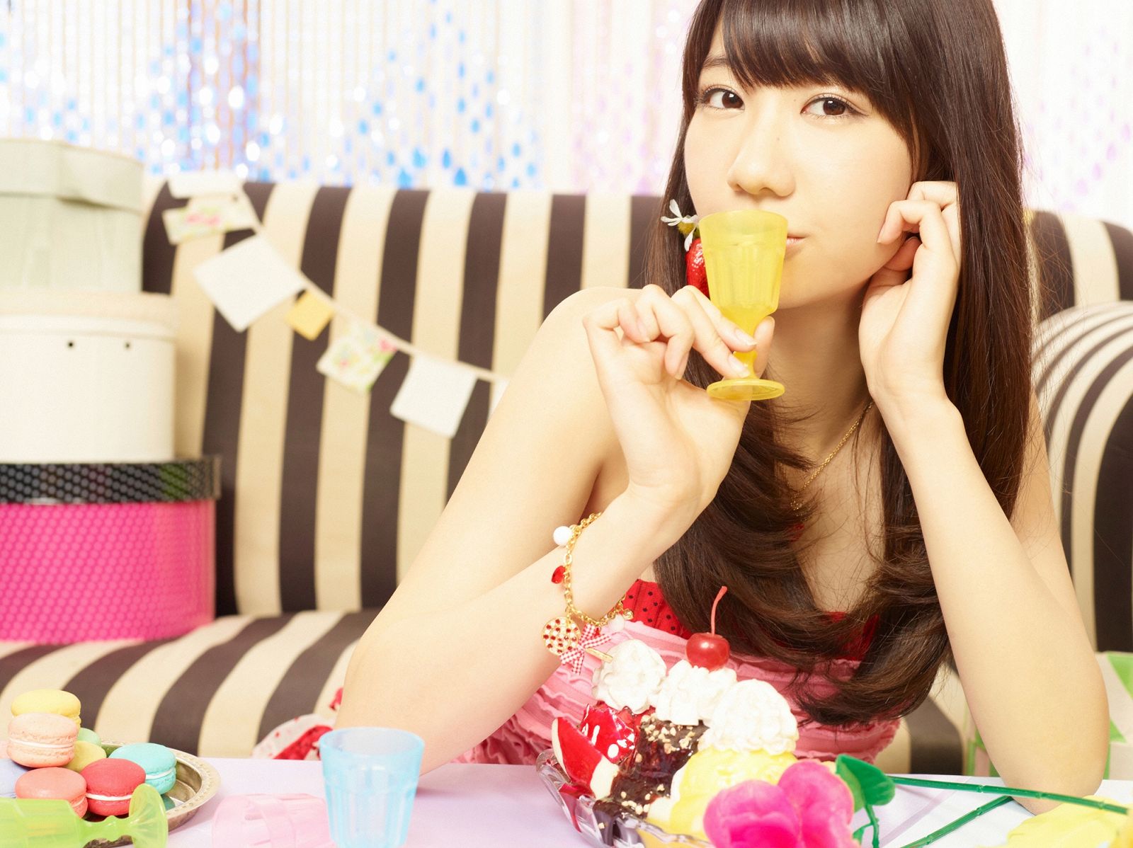 柏木由纪(Kashiwagi Yuki)《プレゼント》[YS Web]高清写真图Vol.508