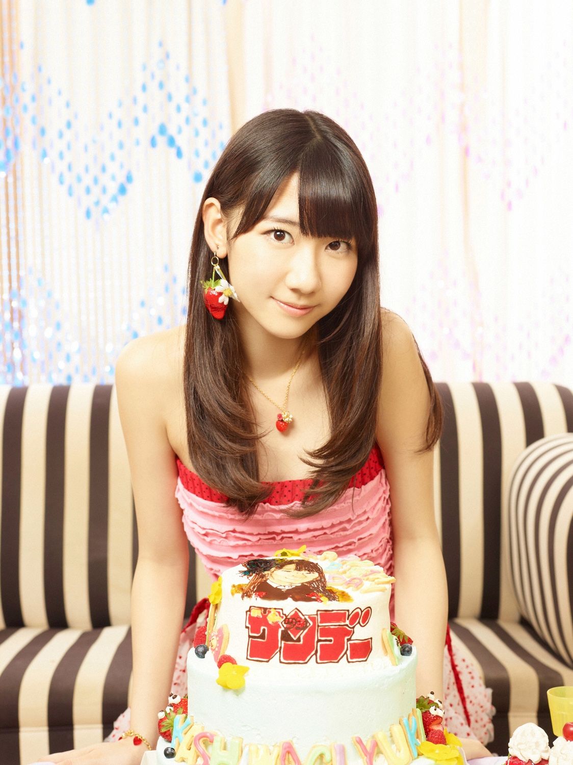 柏木由纪(Kashiwagi Yuki)《プレゼント》[YS Web]高清写真图Vol.508