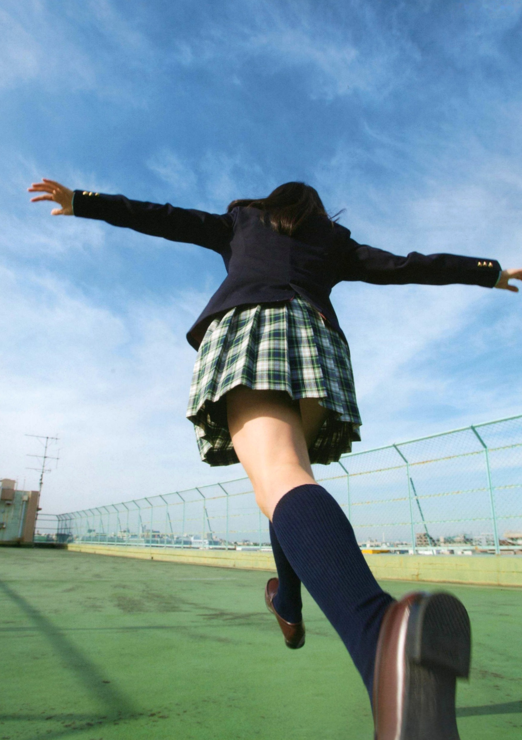 Gallery - 川岛海荷《Umikaze》精选辑：清纯校园制服、唯美海滩度假与治愈系生活瞬间，极致展现少女自然魅力清纯治愈系日本清新制服气质 川岛海荷女神私房照_秀色女神 - image 17