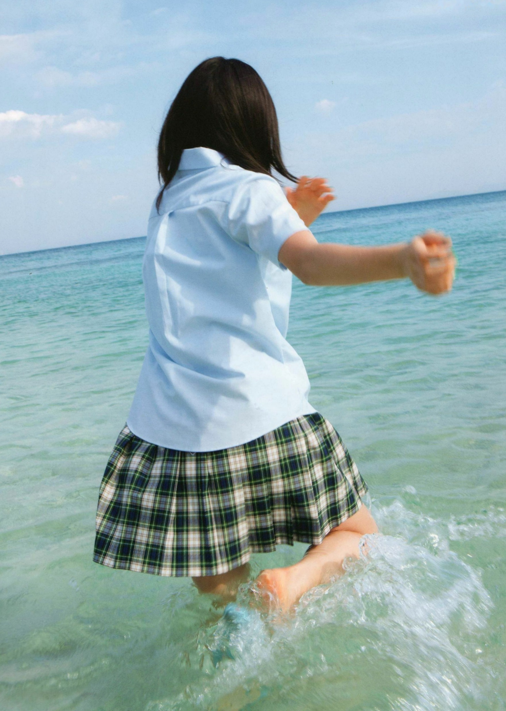 Gallery - 川岛海荷《Umikaze》精选辑：清纯校园制服、唯美海滩度假与治愈系生活瞬间，极致展现少女自然魅力清纯治愈系日本清新制服气质 川岛海荷女神私房照_秀色女神 - image 61