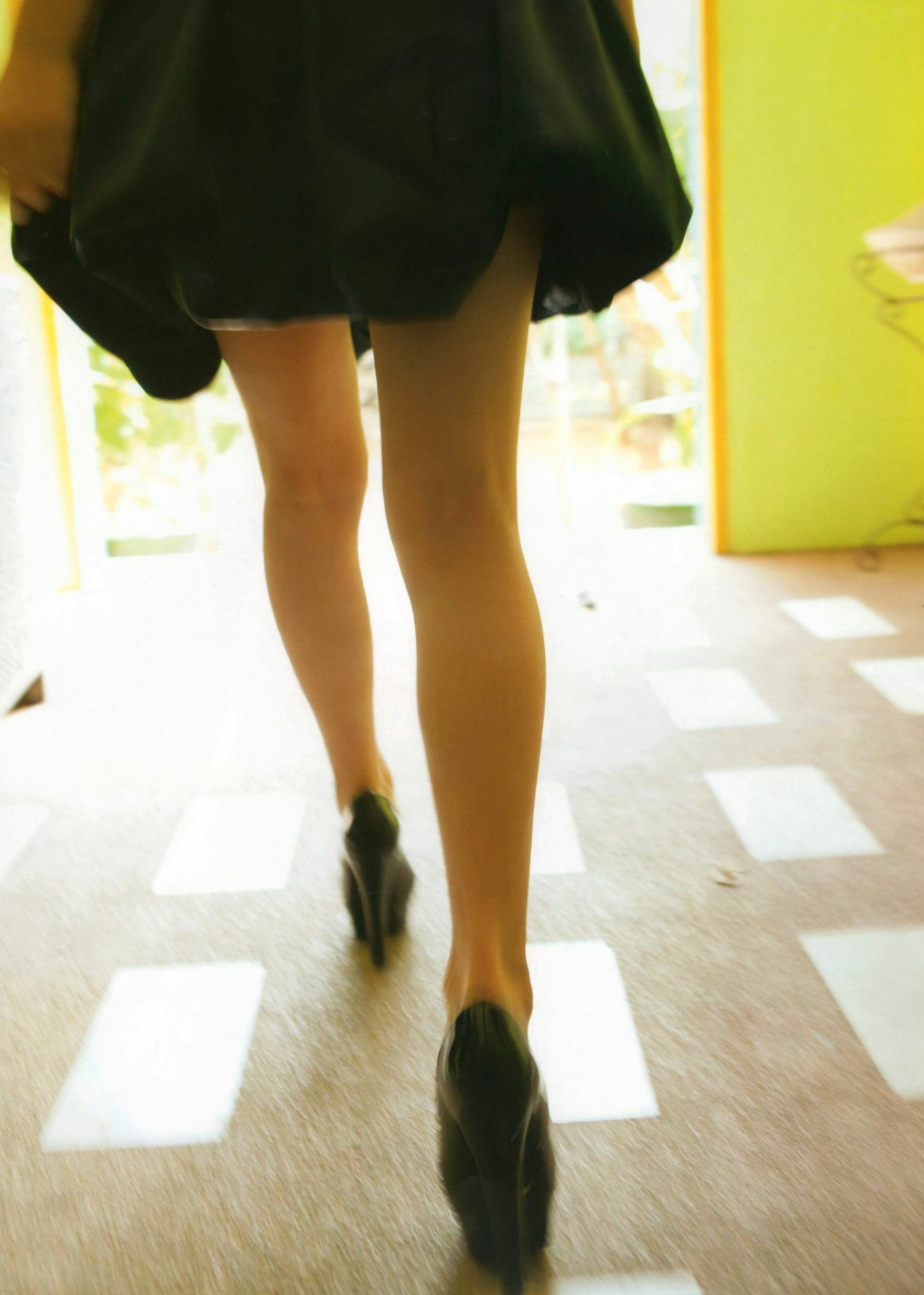 Gallery - 川岛海荷《Umikaze》精选辑：清纯校园制服、唯美海滩度假与治愈系生活瞬间，极致展现少女自然魅力清纯治愈系日本清新制服气质 川岛海荷女神私房照_秀色女神 - image 96