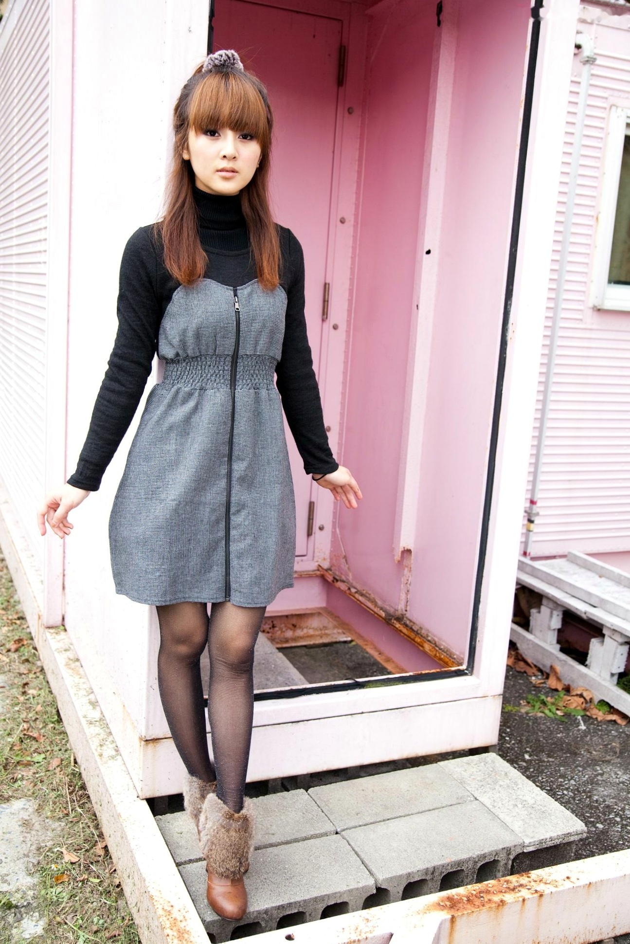 Gallery - 台湾正妹台大女神果子MM户外街拍写真，清新甜美校花气息，冬日休闲穿搭展现清纯气质台湾清纯清新街拍气质 高桥南女神私房照_秀色女神 - image 28