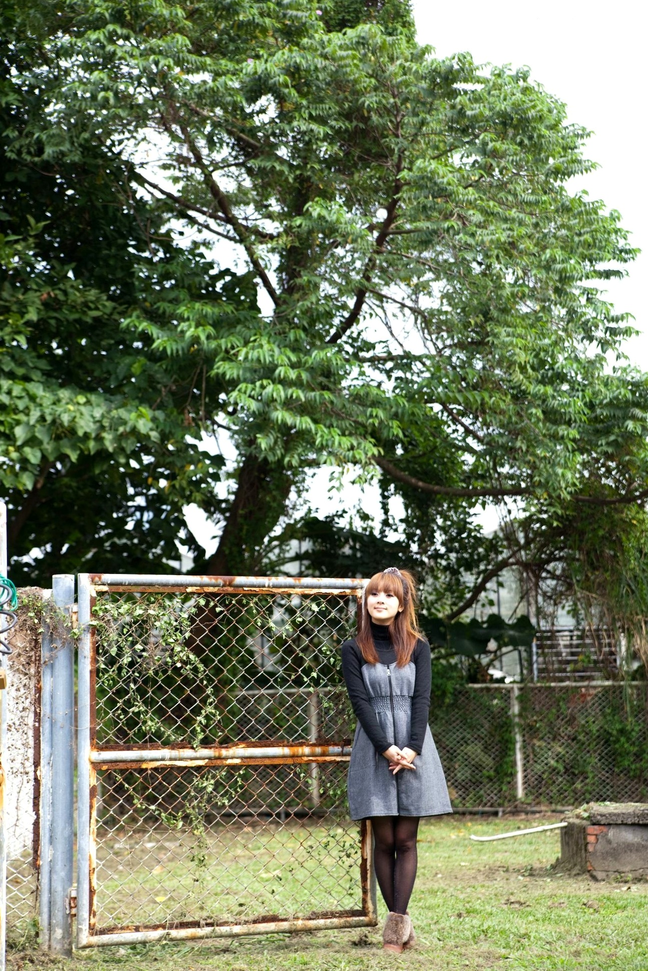 Gallery - 台湾正妹台大女神果子MM户外街拍写真，清新甜美校花气息，冬日休闲穿搭展现清纯气质台湾清纯清新街拍气质 高桥南女神私房照_秀色女神 - image 31