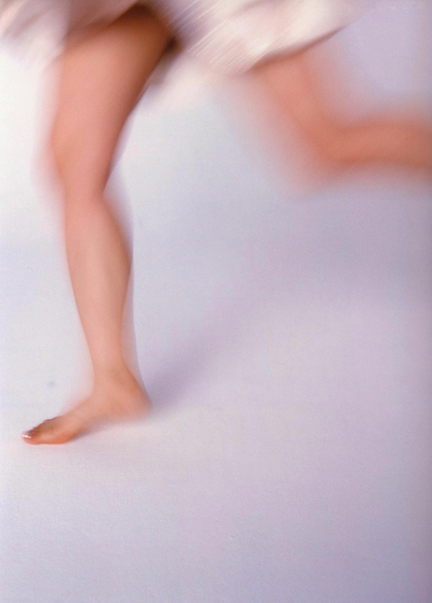 Gallery - 安倍夏美《Fu》经典写真：红衣比基尼的沙滩活力与居家清新随拍清纯日本性感治愈系 安倍夏美女神私房照_秀色女神 - image 77
