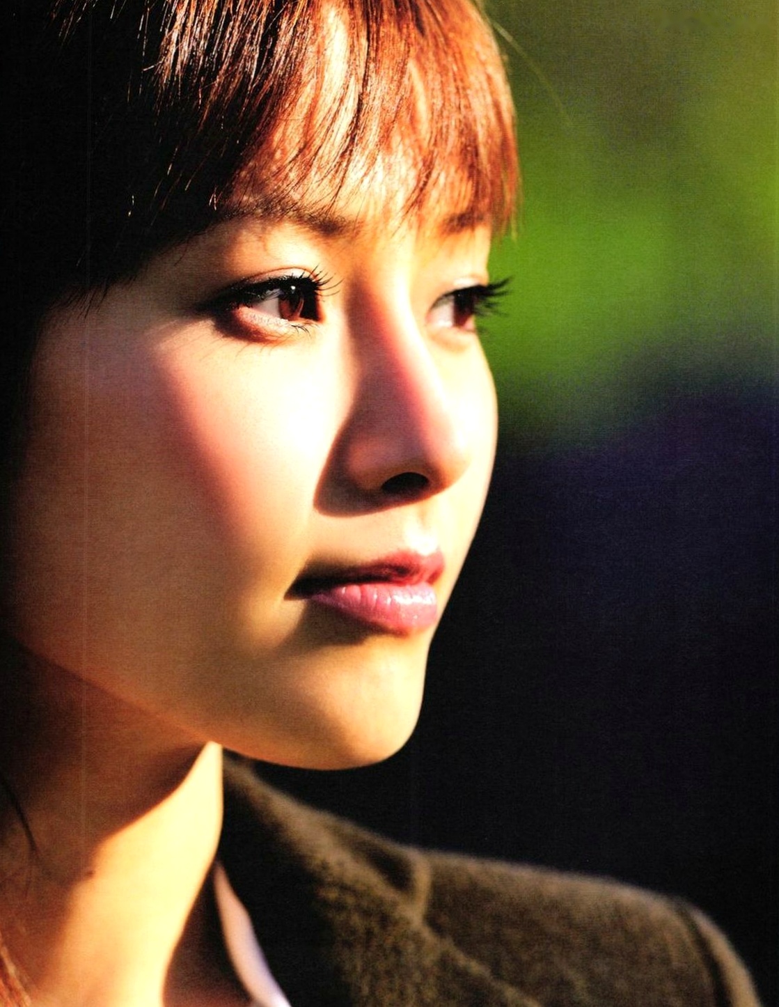 Gallery - 安倍夏美《Subway》写真集：优雅气质女神居家私服与街拍魅力大赏日本气质治愈系私房照 安倍夏美女神私房照_秀色女神 - image 17