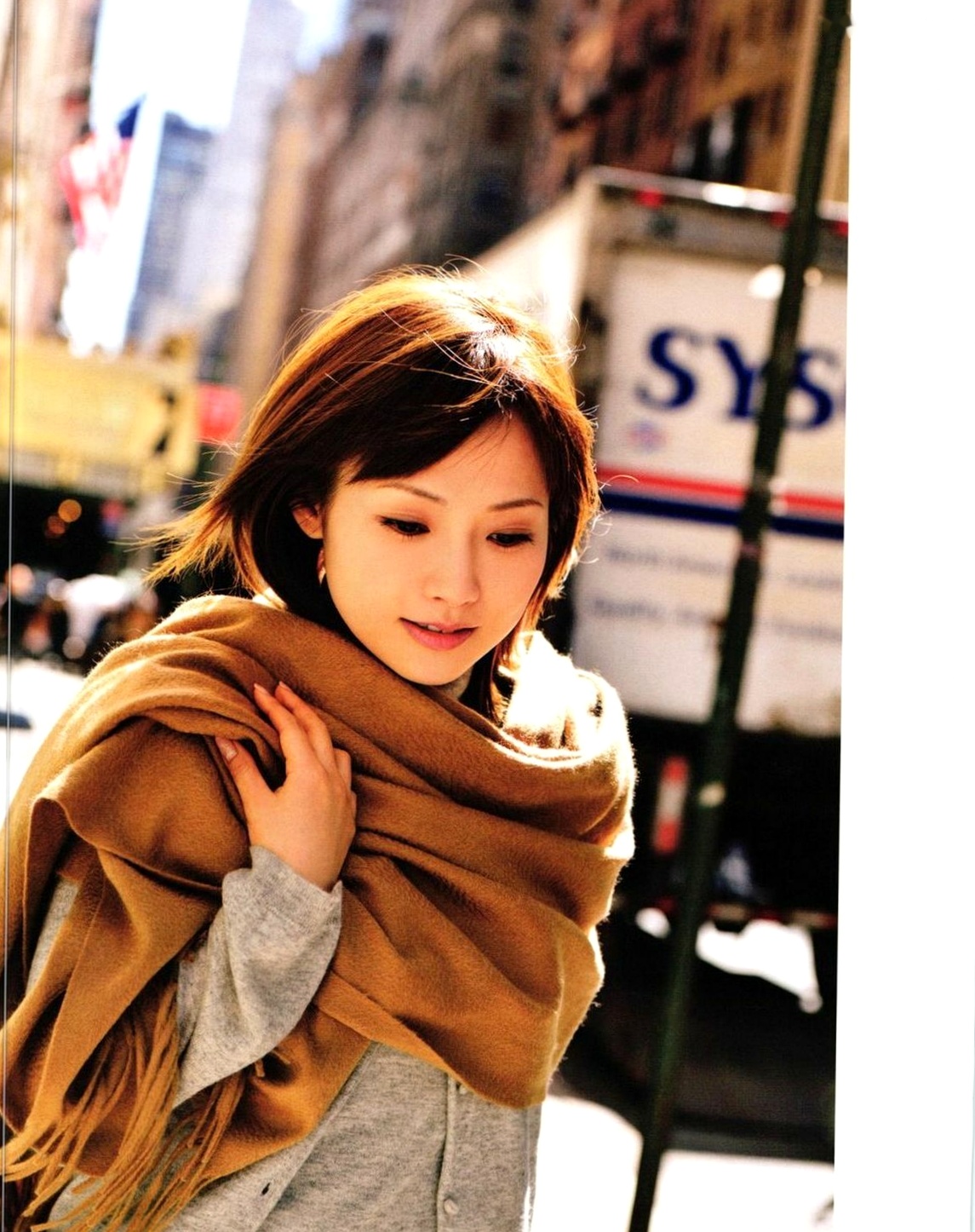 Gallery - 安倍夏美《Subway》写真集：优雅气质女神居家私服与街拍魅力大赏日本气质治愈系私房照 安倍夏美女神私房照_秀色女神 - image 29