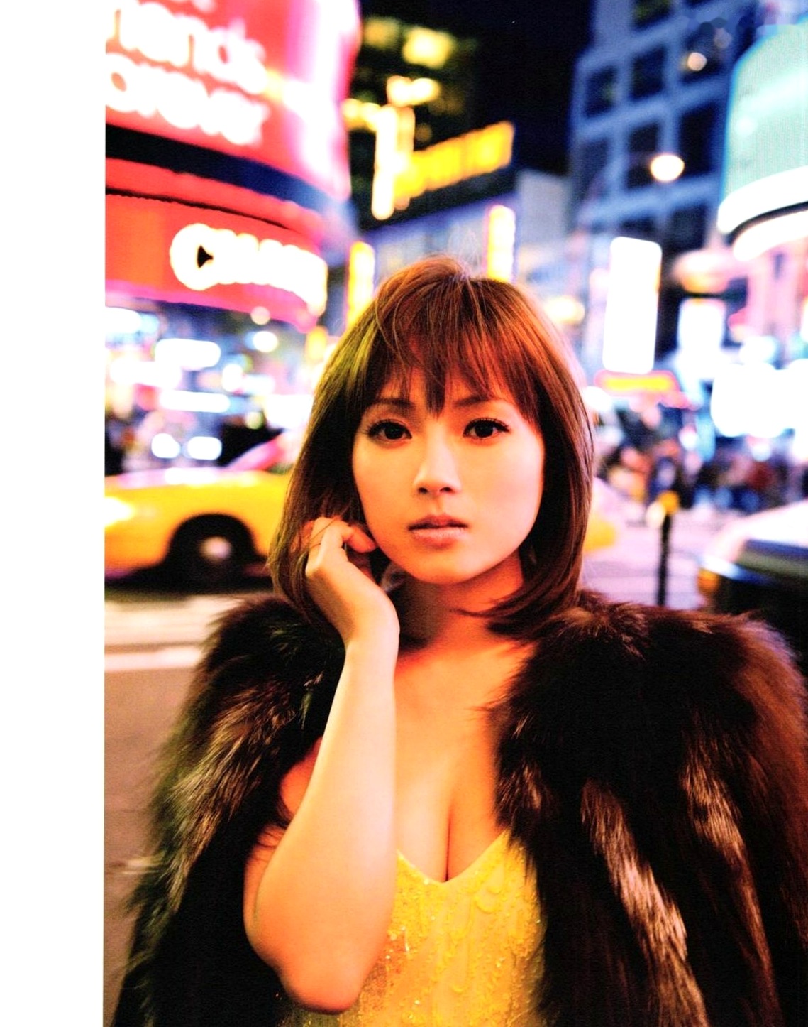 Gallery - 安倍夏美《Subway》写真集：优雅气质女神居家私服与街拍魅力大赏日本气质治愈系私房照 安倍夏美女神私房照_秀色女神 - image 41