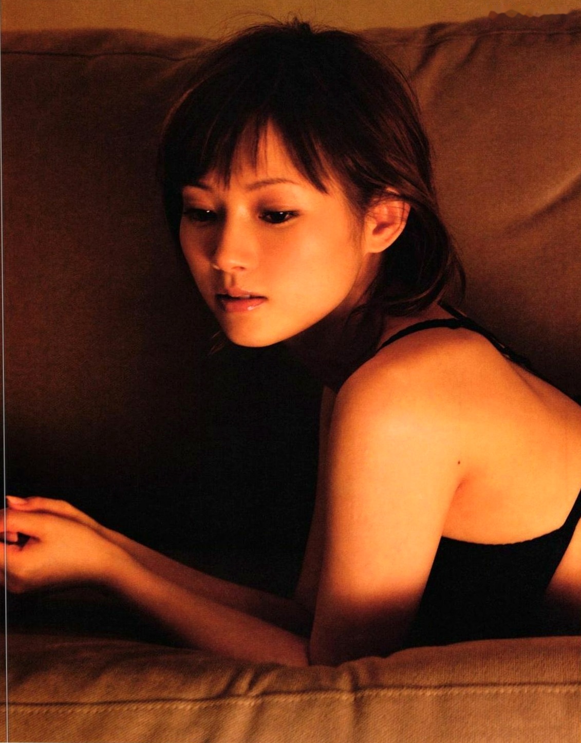 Gallery - 安倍夏美《Subway》写真集：优雅气质女神居家私服与街拍魅力大赏日本气质治愈系私房照 安倍夏美女神私房照_秀色女神 - image 49