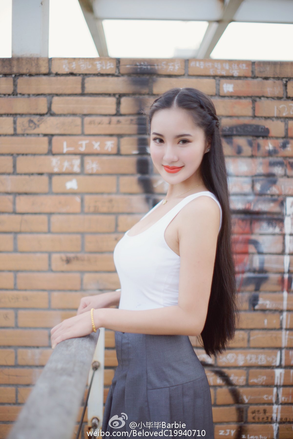 小毕毕Barbie 超级养眼的微博私房照诱惑写真图