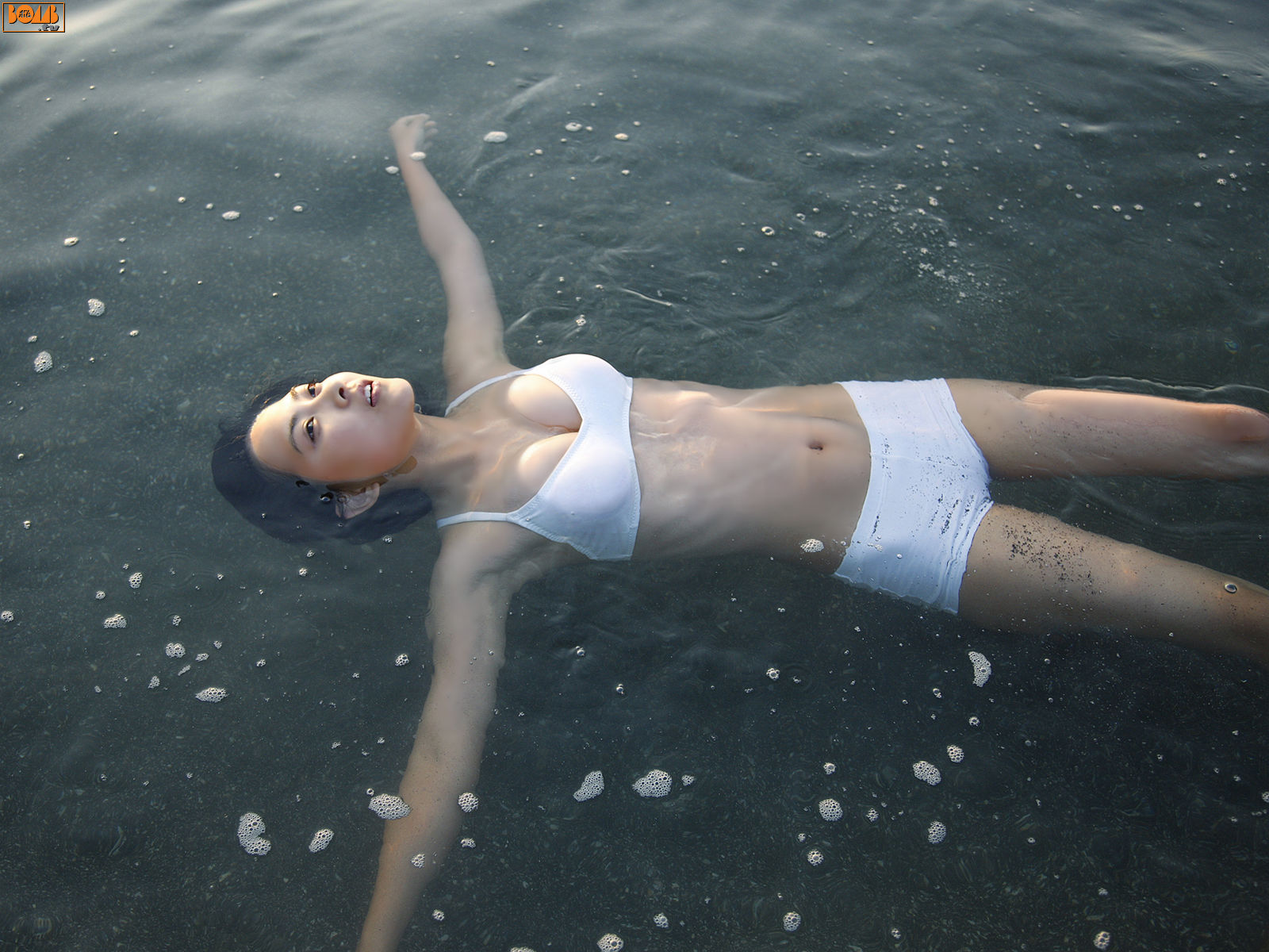 谷村美月-[Bomb.TV]高清写真图套图写真图集2008-10
