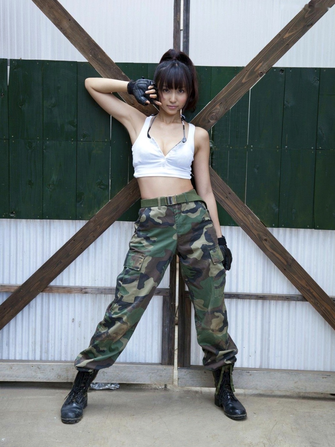 Gallery - Sabra写真集：吉木りさ《OFFENSE & DEFENSE》演绎比基尼、兔女郎与野性迷彩军装风尚，展现极致性感与多元魅力写真合集日本性感角色扮演比基尼尤物 吉木梨纱女神私房照_秀色女神 - image 7