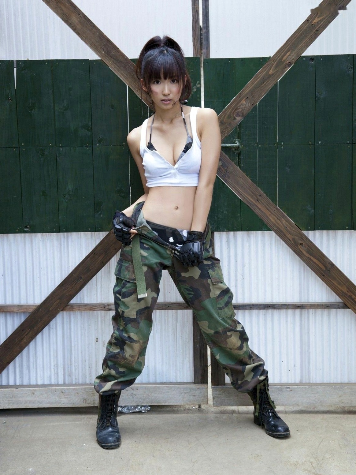 Gallery - Sabra写真集：吉木りさ《OFFENSE & DEFENSE》演绎比基尼、兔女郎与野性迷彩军装风尚，展现极致性感与多元魅力写真合集日本性感角色扮演比基尼尤物 吉木梨纱女神私房照_秀色女神 - image 8