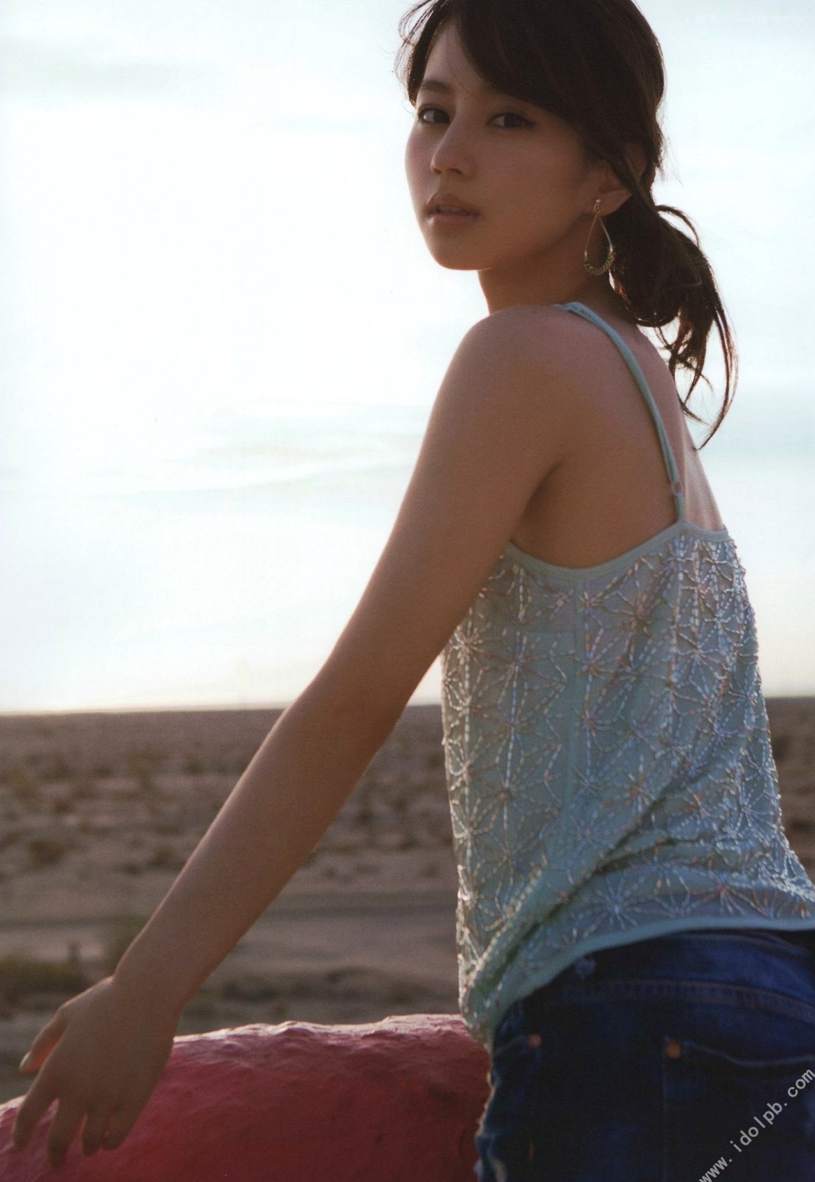 Gallery - 堀北真希《Dramatic》高清写真集，唯美都市街拍与时尚造型，尽显知性清冷女神气质[106P]气质清新街拍女神日本 堀北真希女神私房照_秀色女神 - image 37