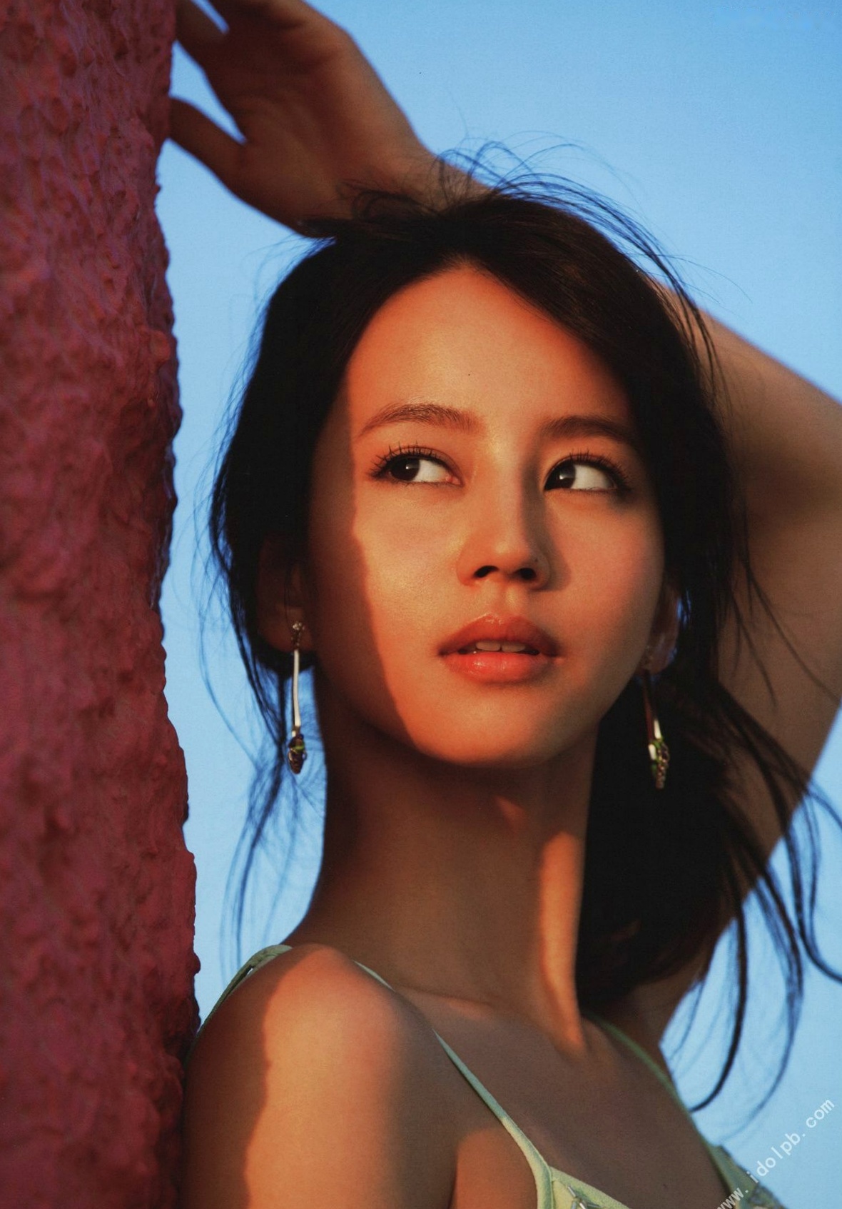Gallery - 堀北真希《Dramatic》高清写真集，唯美都市街拍与时尚造型，尽显知性清冷女神气质[106P]气质清新街拍女神日本 堀北真希女神私房照_秀色女神 - image 40