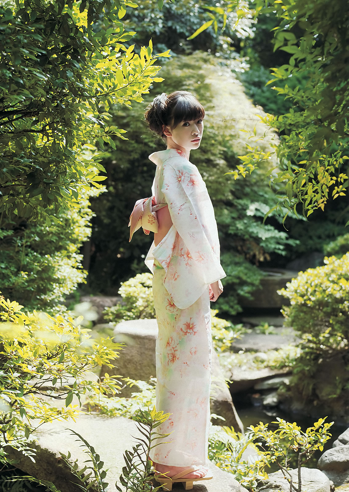 [Weekly Playboy]高清写真图2013.09.07 No.37 志田友美 莲佛美沙子 松川佑依子 伊东红 柴田阿弥