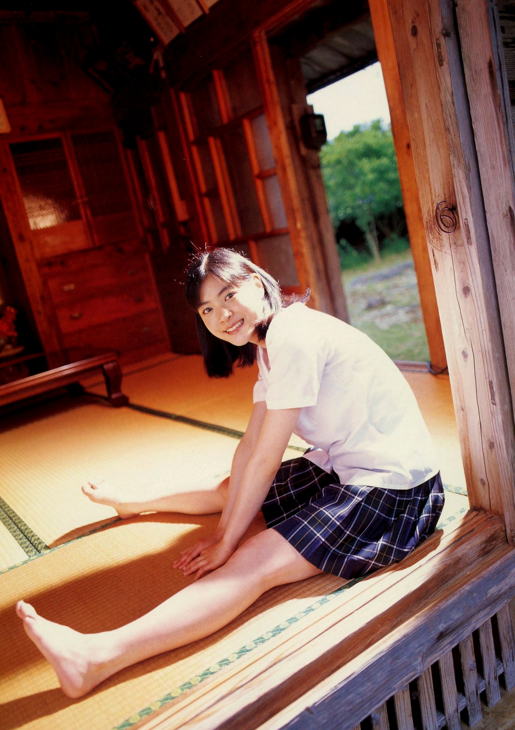 Gallery - Juri Ueno 上野树里《JURI First》写真集，早期纯真海滩假日，清纯清新少女风日本清纯治愈系清新 上野树里女神私房照_秀色女神 - image 4