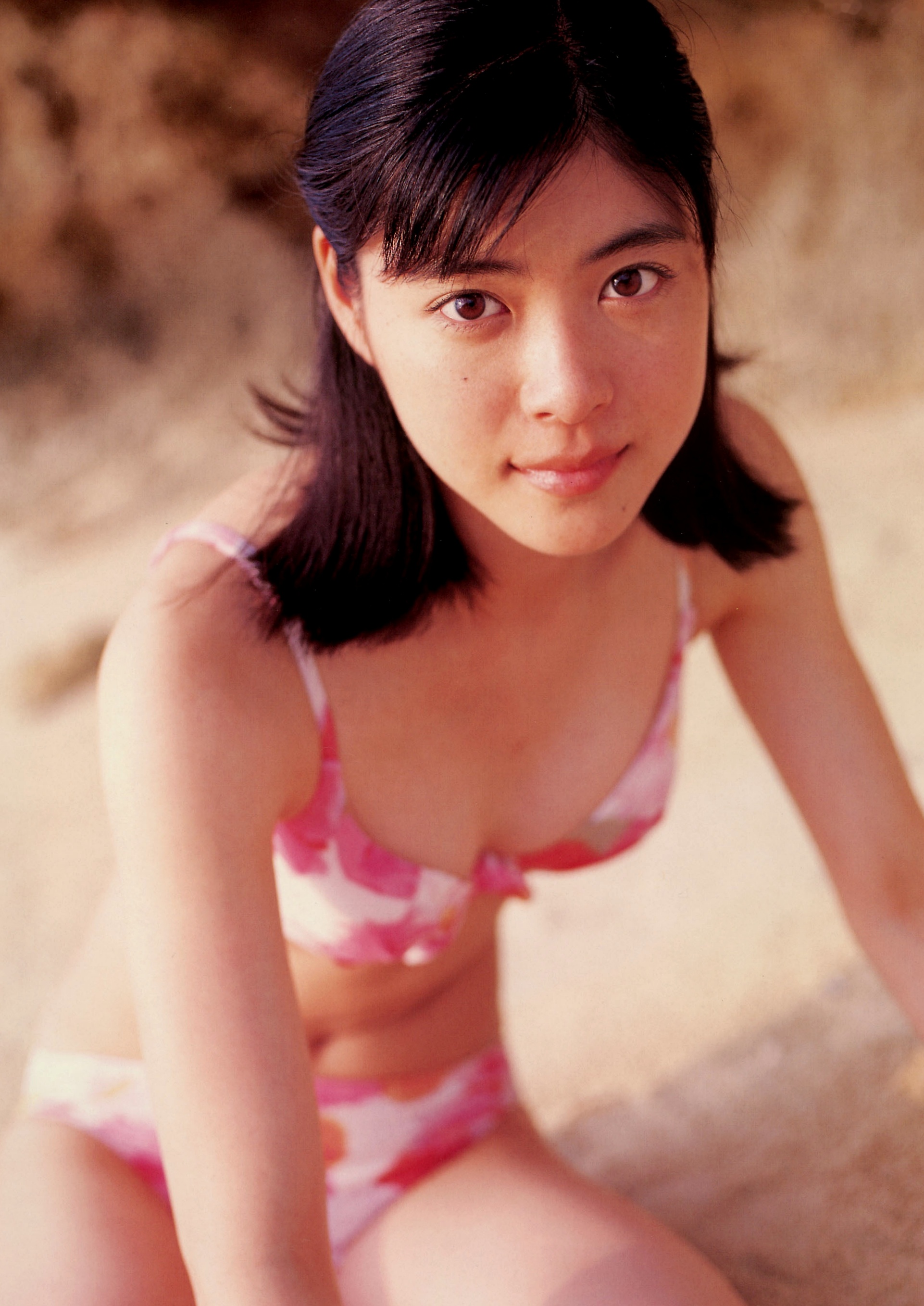 Gallery - Juri Ueno 上野树里《JURI First》写真集，早期纯真海滩假日，清纯清新少女风日本清纯治愈系清新 上野树里女神私房照_秀色女神 - image 12