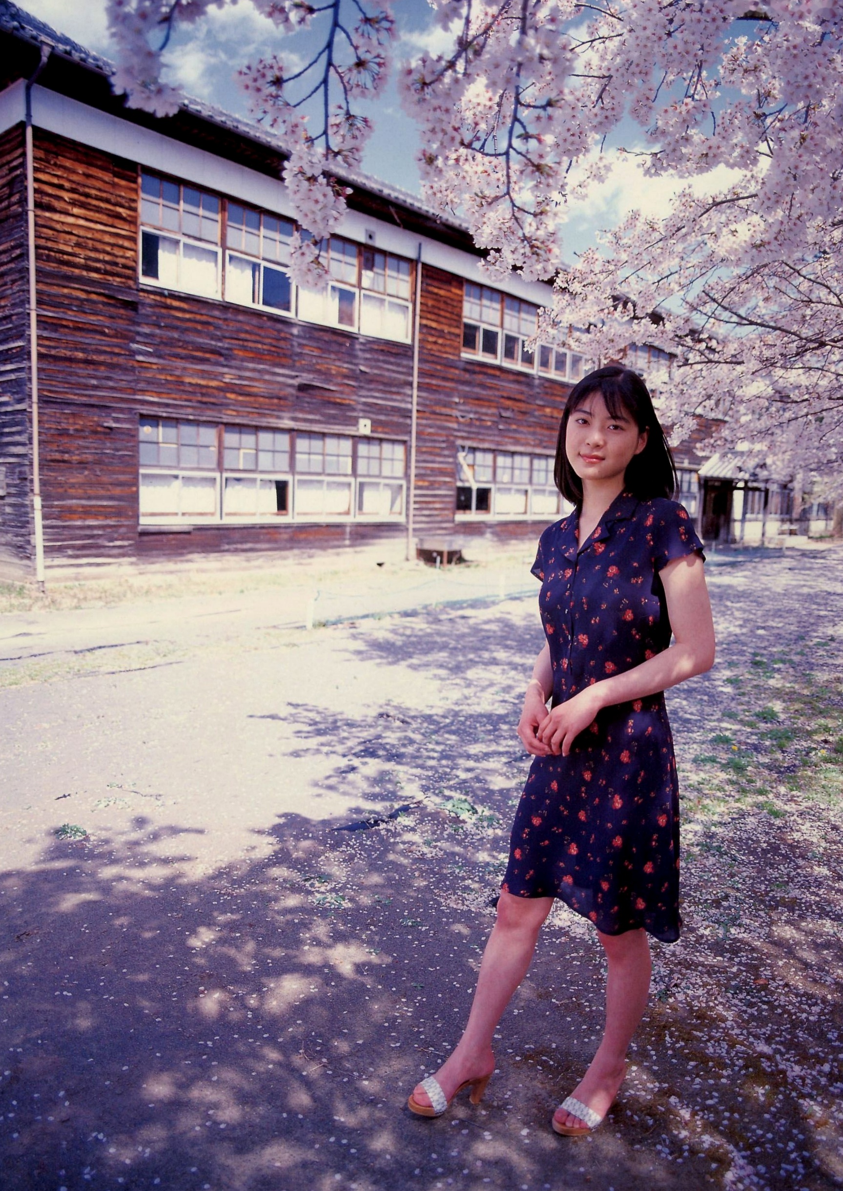 Gallery - Juri Ueno 上野树里《JURI First》写真集，早期纯真海滩假日，清纯清新少女风日本清纯治愈系清新 上野树里女神私房照_秀色女神 - image 43