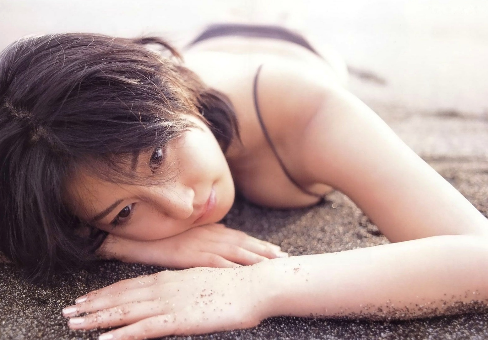 Gallery - 佐藤寛子《情熱》私房写真集：日本性感尤物泳装诱惑、户外与家居实景大尺度美图，尽显迷人曲线性感诱惑日本私房照女神 佐藤宽子女神私房照_秀色女神 - image 13