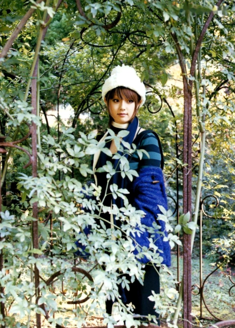 Gallery - 深田恭子居家烹饪与纯白天使写真集 《meets 天使 映画『天使』》 电影主题演绎清纯灵动美学 [45P]气质清纯治愈系角色扮演女神 深田恭子女神私房照_秀色女神 - image 1