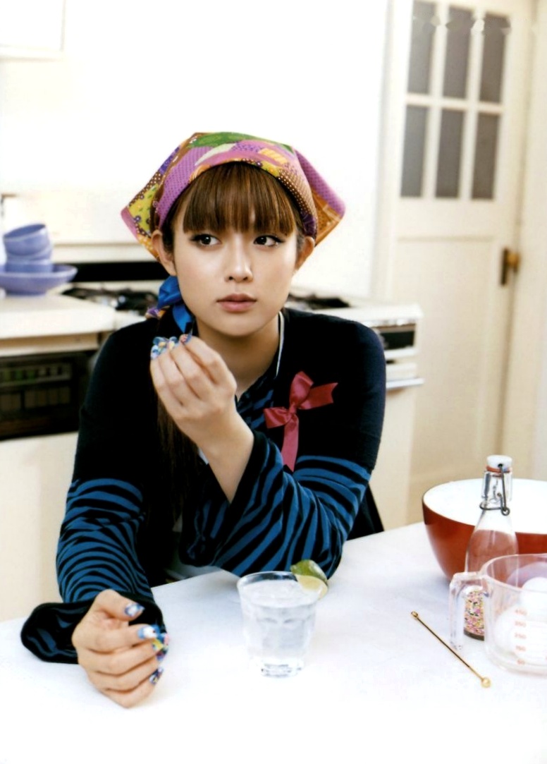 Gallery - 深田恭子居家烹饪与纯白天使写真集 《meets 天使 映画『天使』》 电影主题演绎清纯灵动美学 [45P]气质清纯治愈系角色扮演女神 深田恭子女神私房照_秀色女神 - image 11