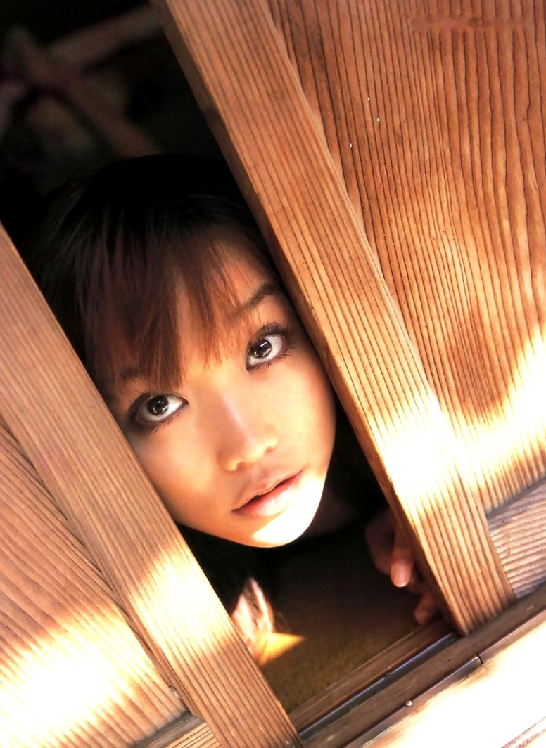 Gallery - 佐藤江梨子《おひっこし》写真集：唯美光影下的艺术写真，极致展现内敛女神气质日本女神气质私房照 佐藤江梨子女神私房照_秀色女神 - image 53