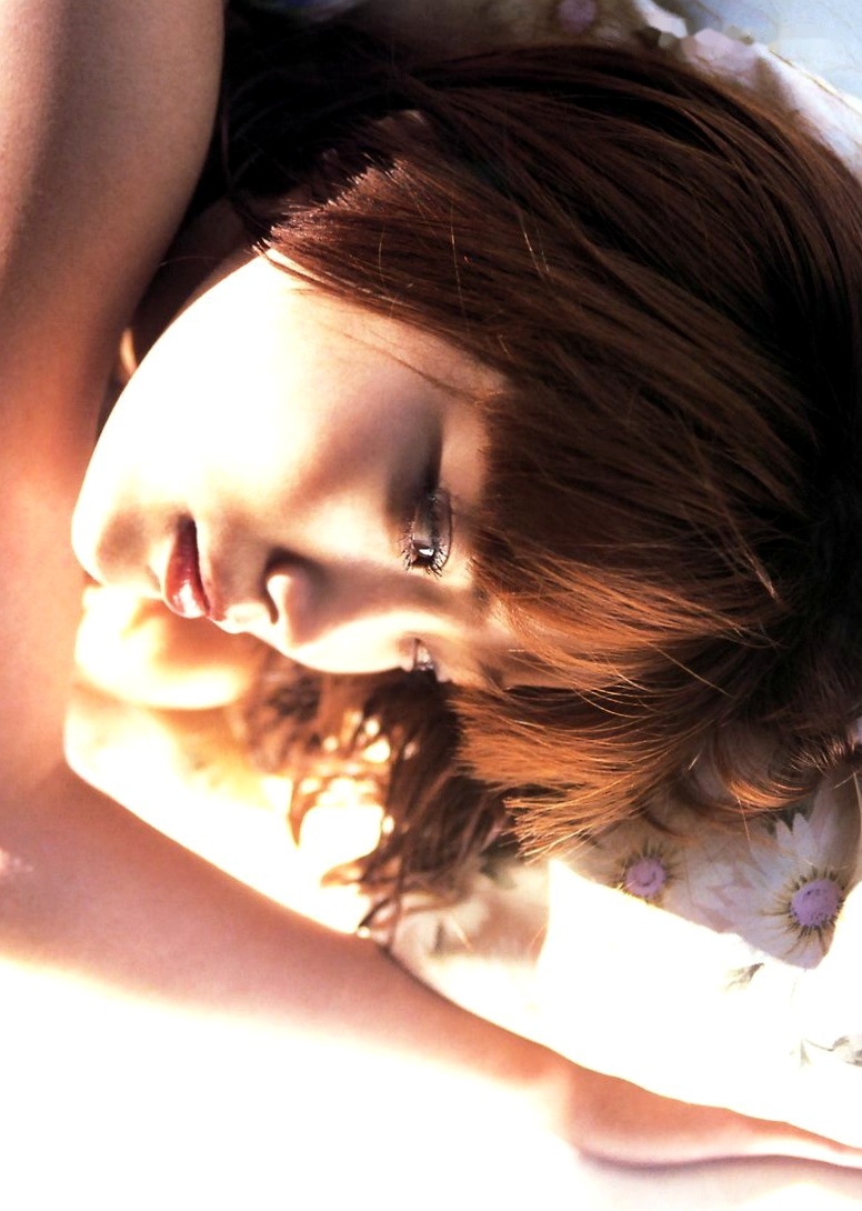 Gallery - 佐藤江梨子《おひっこし》写真集：唯美光影下的艺术写真，极致展现内敛女神气质日本女神气质私房照 佐藤江梨子女神私房照_秀色女神 - image 55