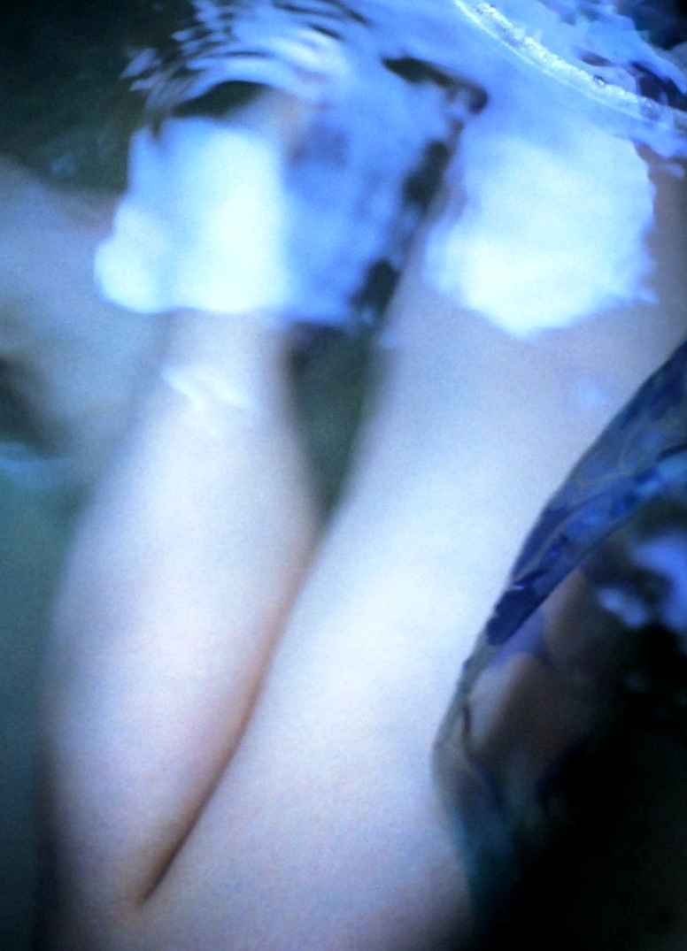 Gallery - 佐藤江梨子《おひっこし》写真集：唯美光影下的艺术写真，极致展现内敛女神气质日本女神气质私房照 佐藤江梨子女神私房照_秀色女神 - image 66